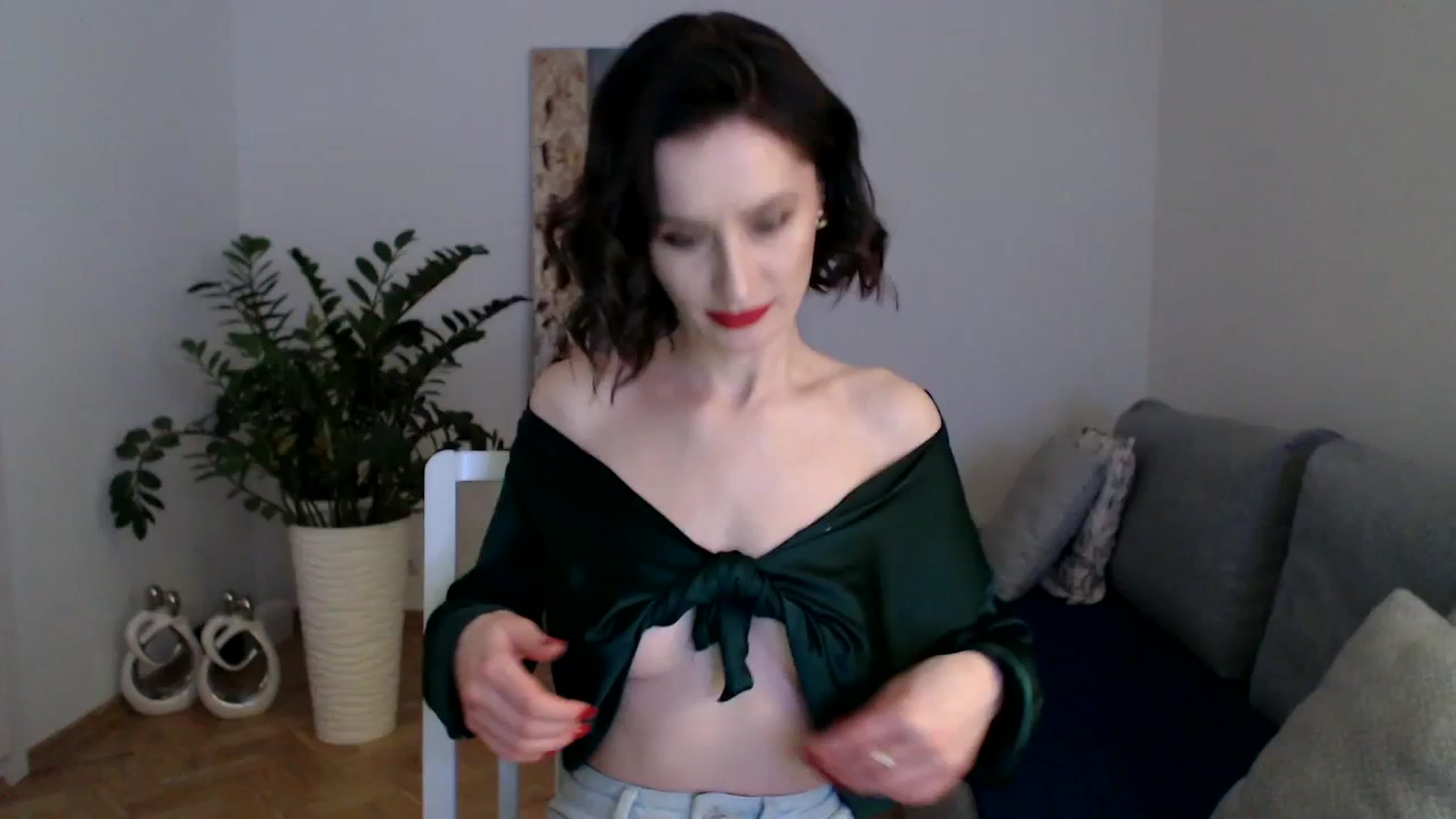 Gallery image thumbnail from PerlaBella's myfreecams stream on, 12/12/2023, 19:39 image 7 of 20