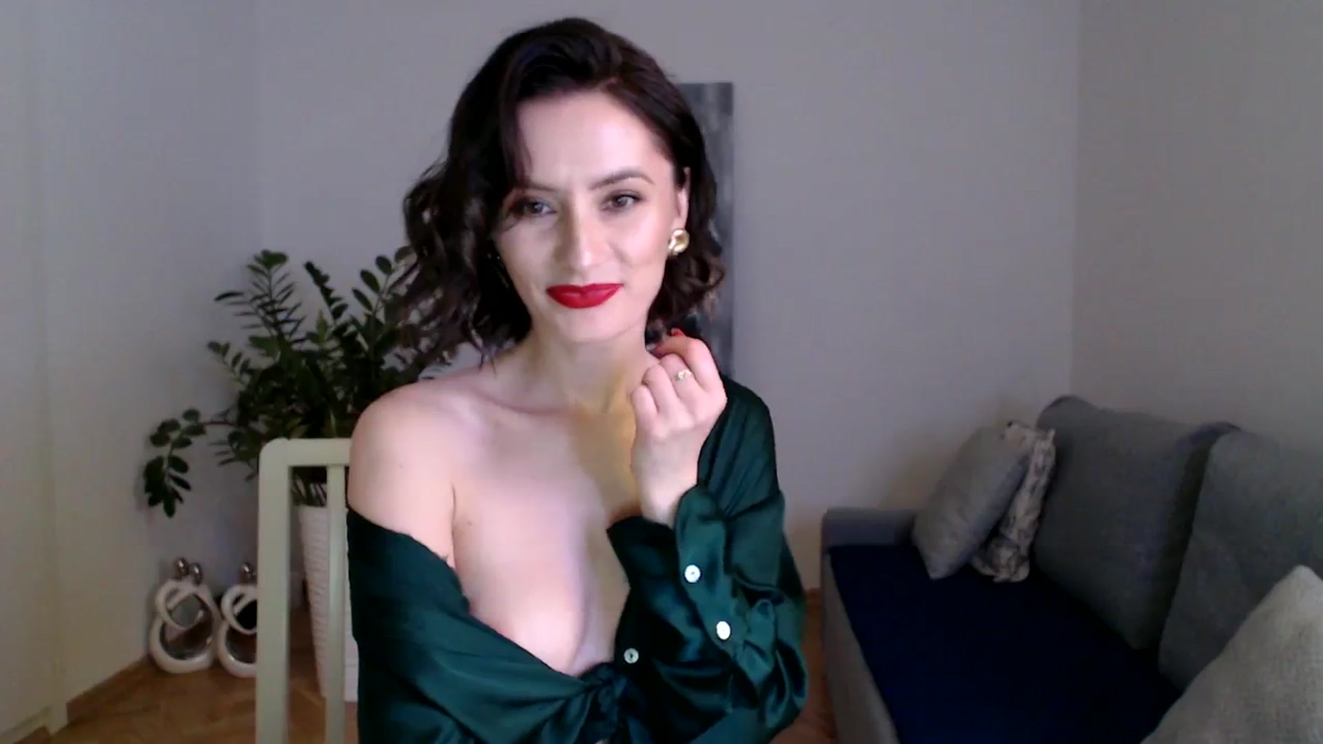 Gallery image thumbnail from PerlaBella's myfreecams stream on, 12/12/2023, 19:39 image 13 of 20