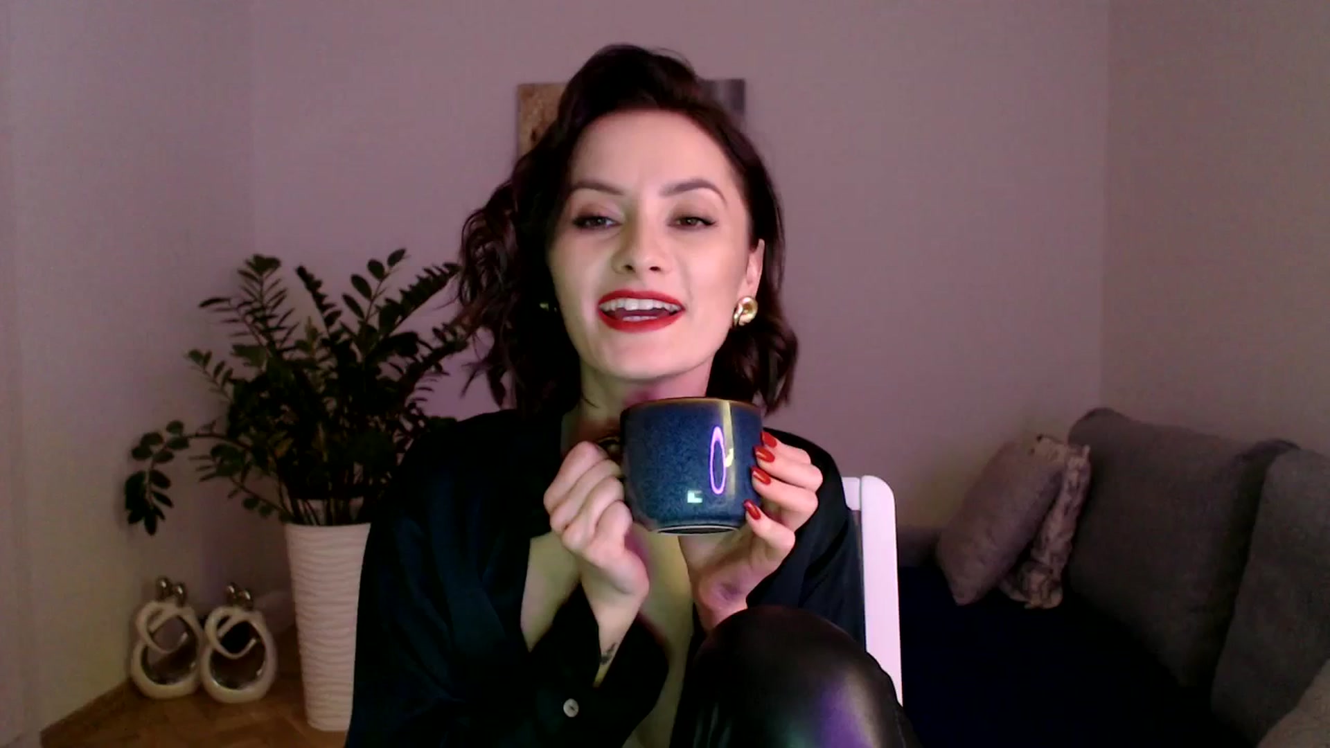 Gallery image thumbnail from PerlaBella's myfreecams stream on, 12/12/2023, 19:39 image 19 of 20
