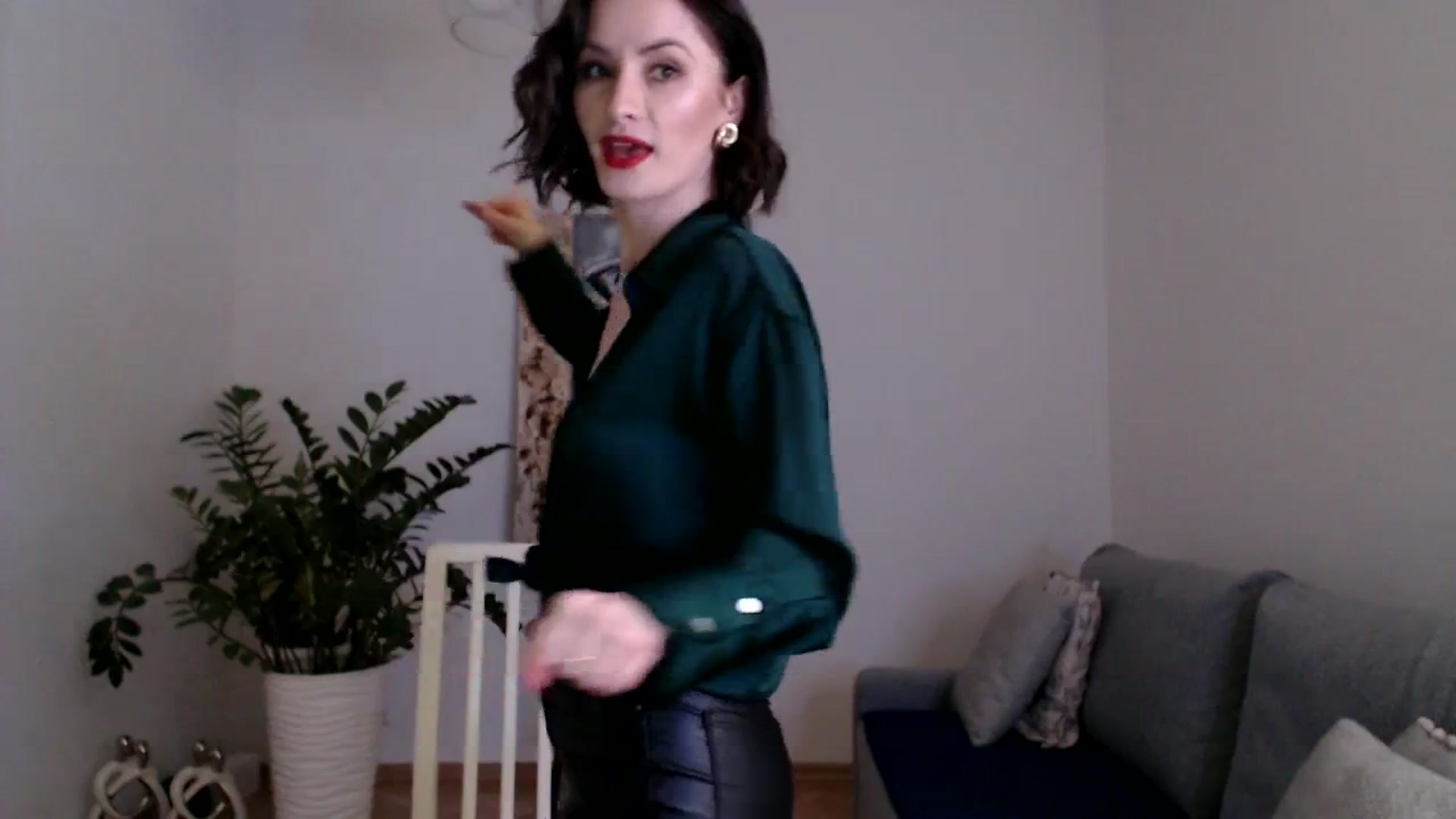 Gallery image thumbnail from PerlaBella's myfreecams stream on, 12/12/2023, 19:39 image 8 of 20
