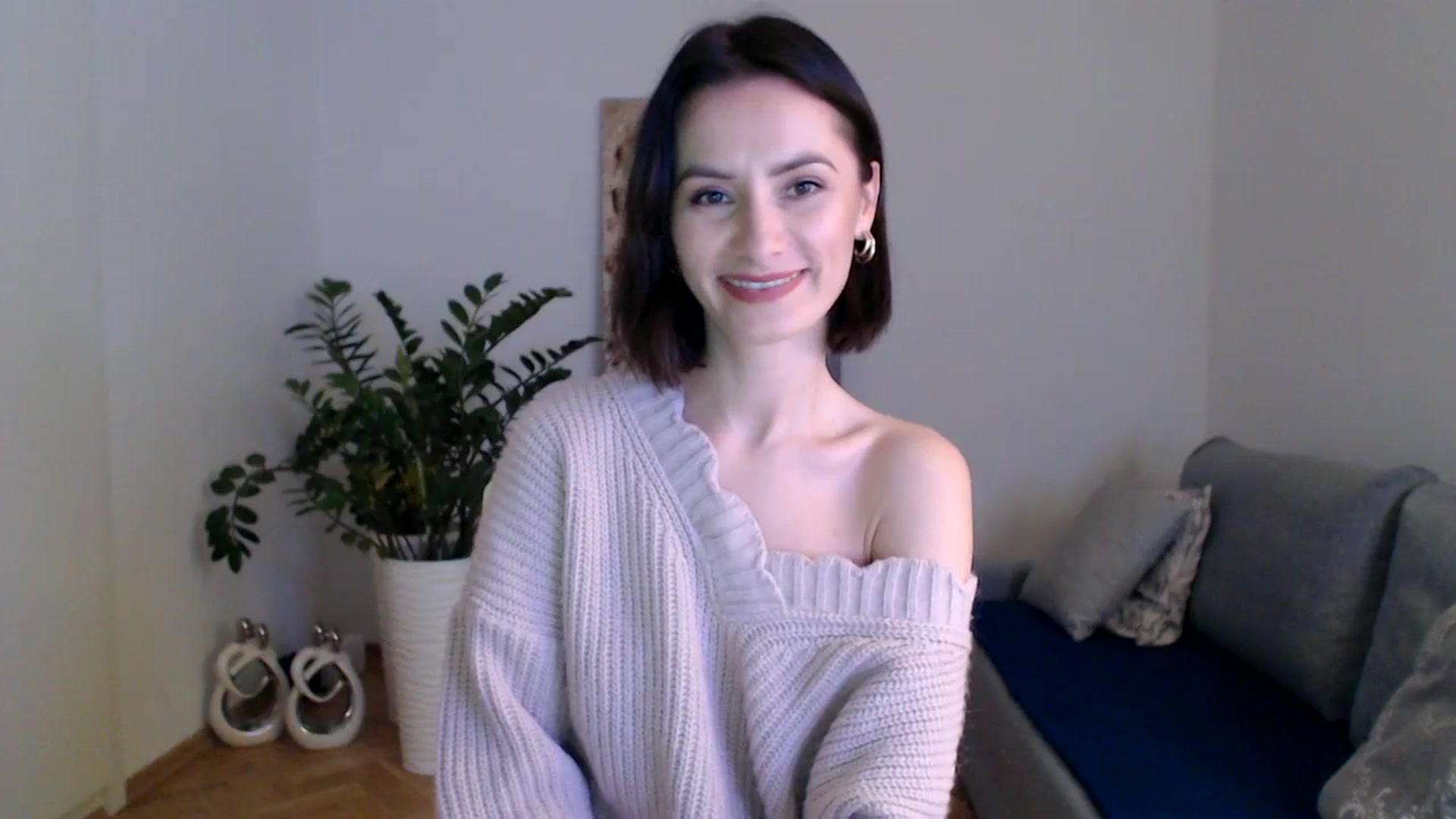 Gallery image thumbnail from PerlaBella's myfreecams stream on, 12/13/2023, 17:56 image 9 of 20