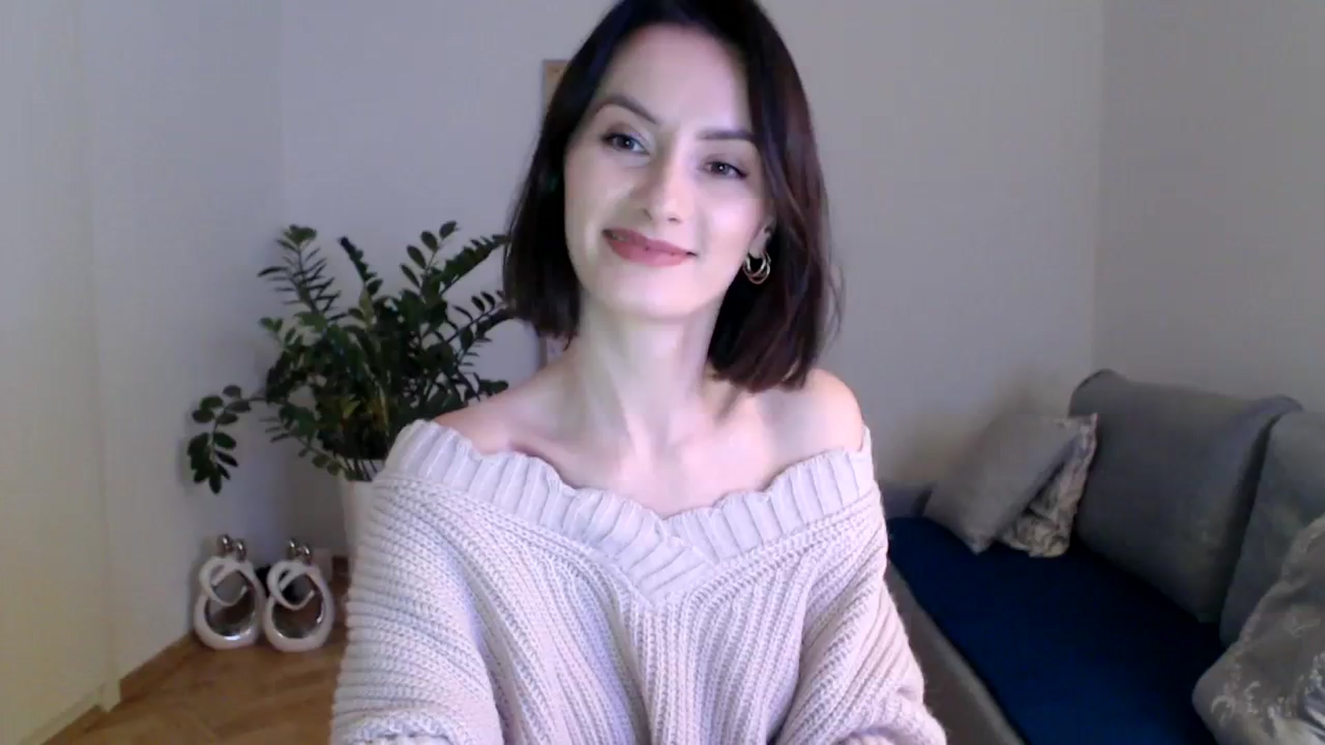 Gallery image thumbnail from PerlaBella's myfreecams stream on, 12/13/2023, 17:56 image 1 of 20