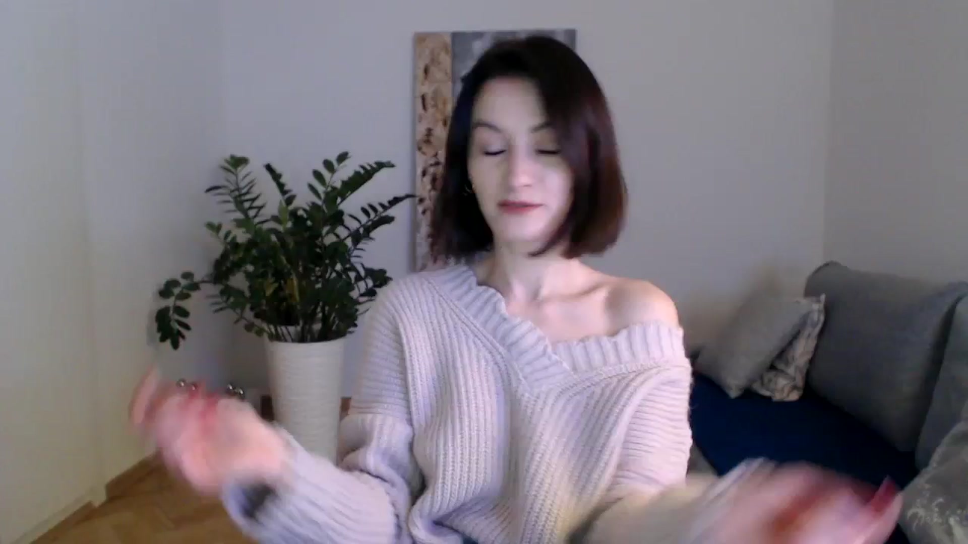Gallery image thumbnail from PerlaBella's myfreecams stream on, 12/13/2023, 17:56 image 7 of 20