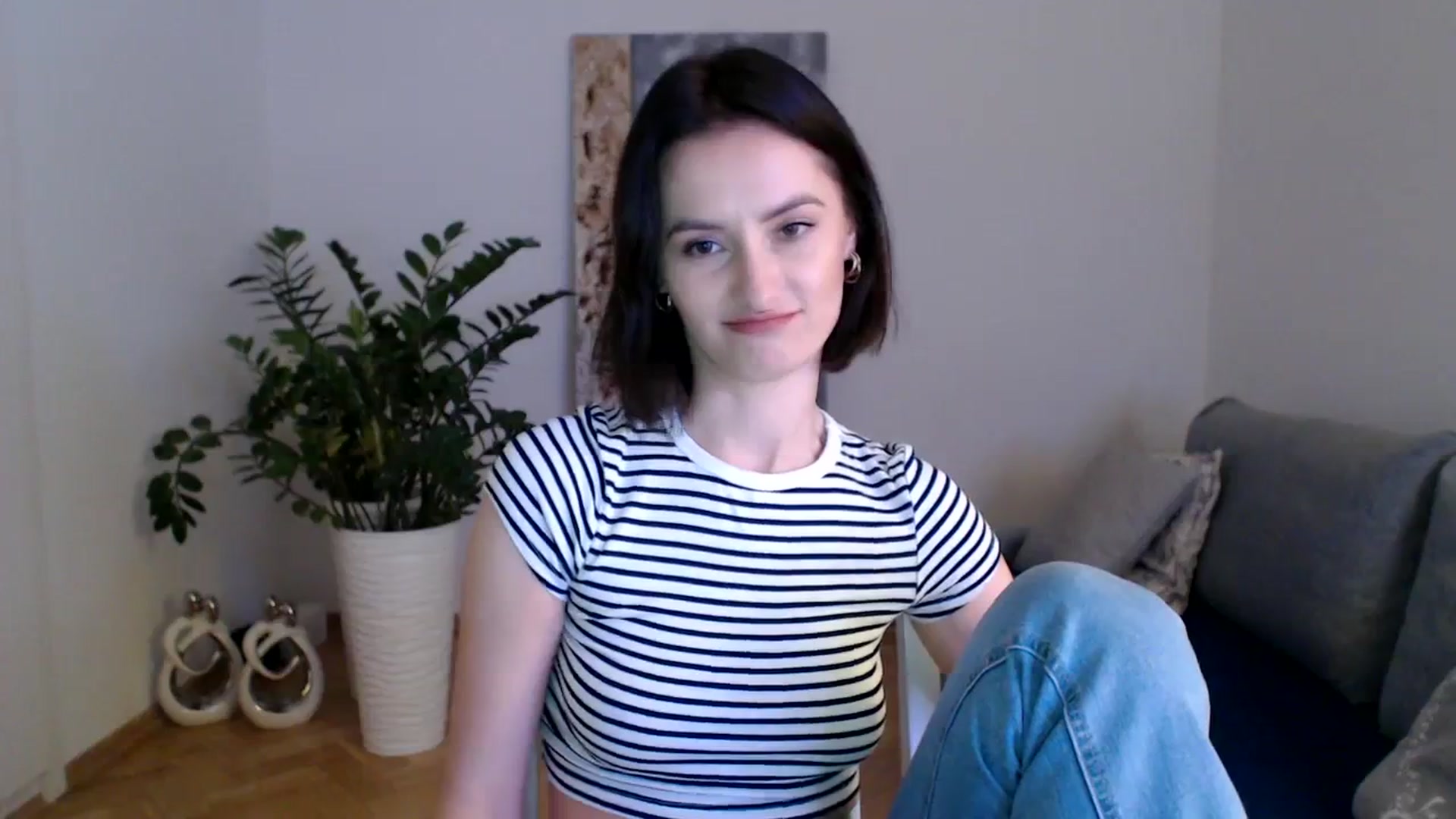 Gallery image thumbnail from PerlaBella's myfreecams stream on, 12/13/2023, 17:56 image 16 of 20