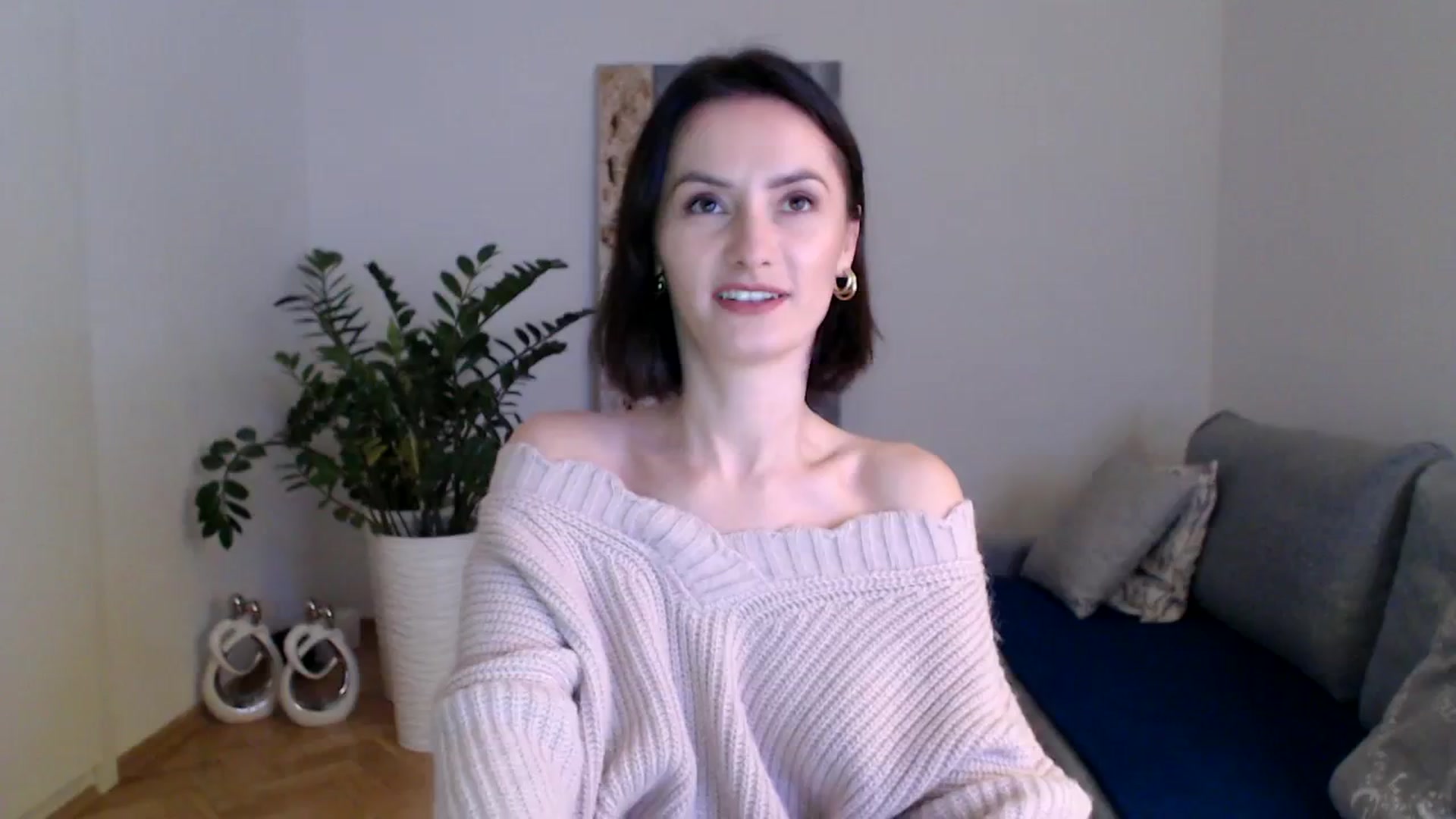 Gallery image thumbnail from PerlaBella's myfreecams stream on, 12/13/2023, 17:56 image 5 of 20