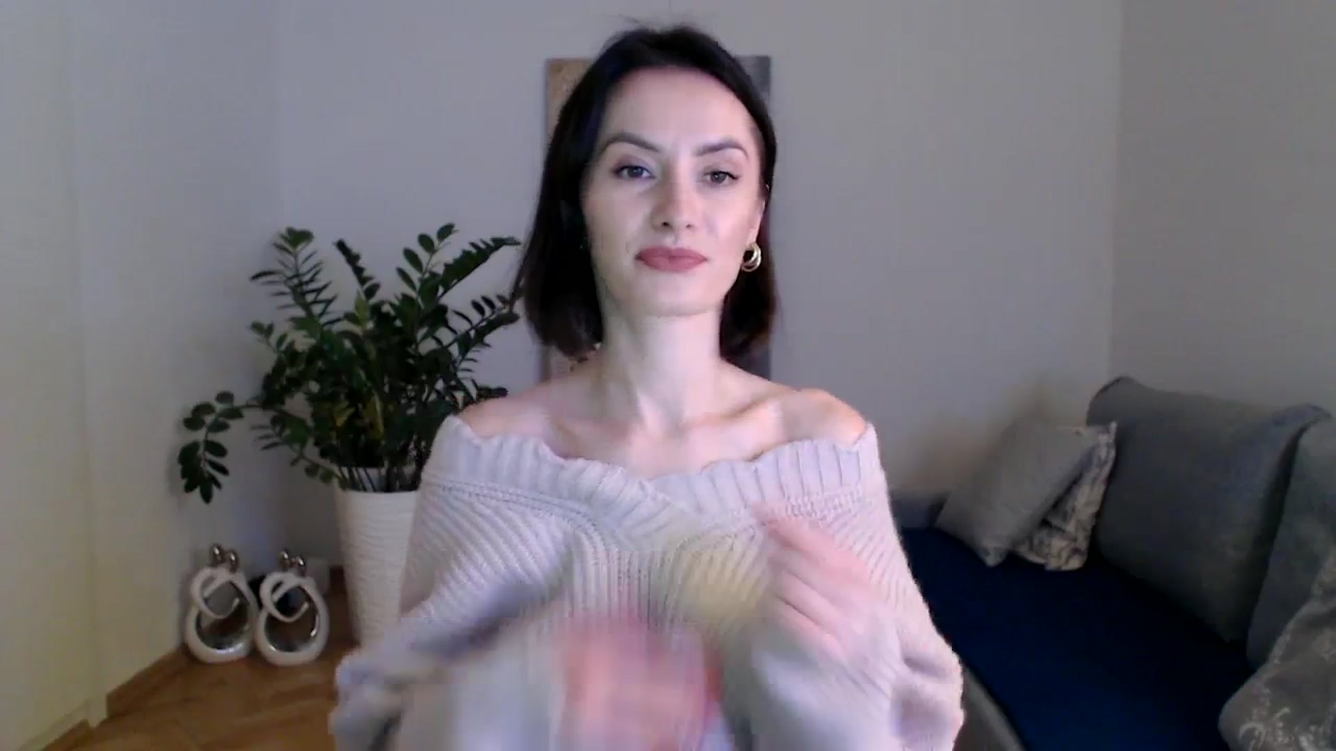 Gallery image thumbnail from PerlaBella's myfreecams stream on, 12/13/2023, 17:56 image 2 of 20