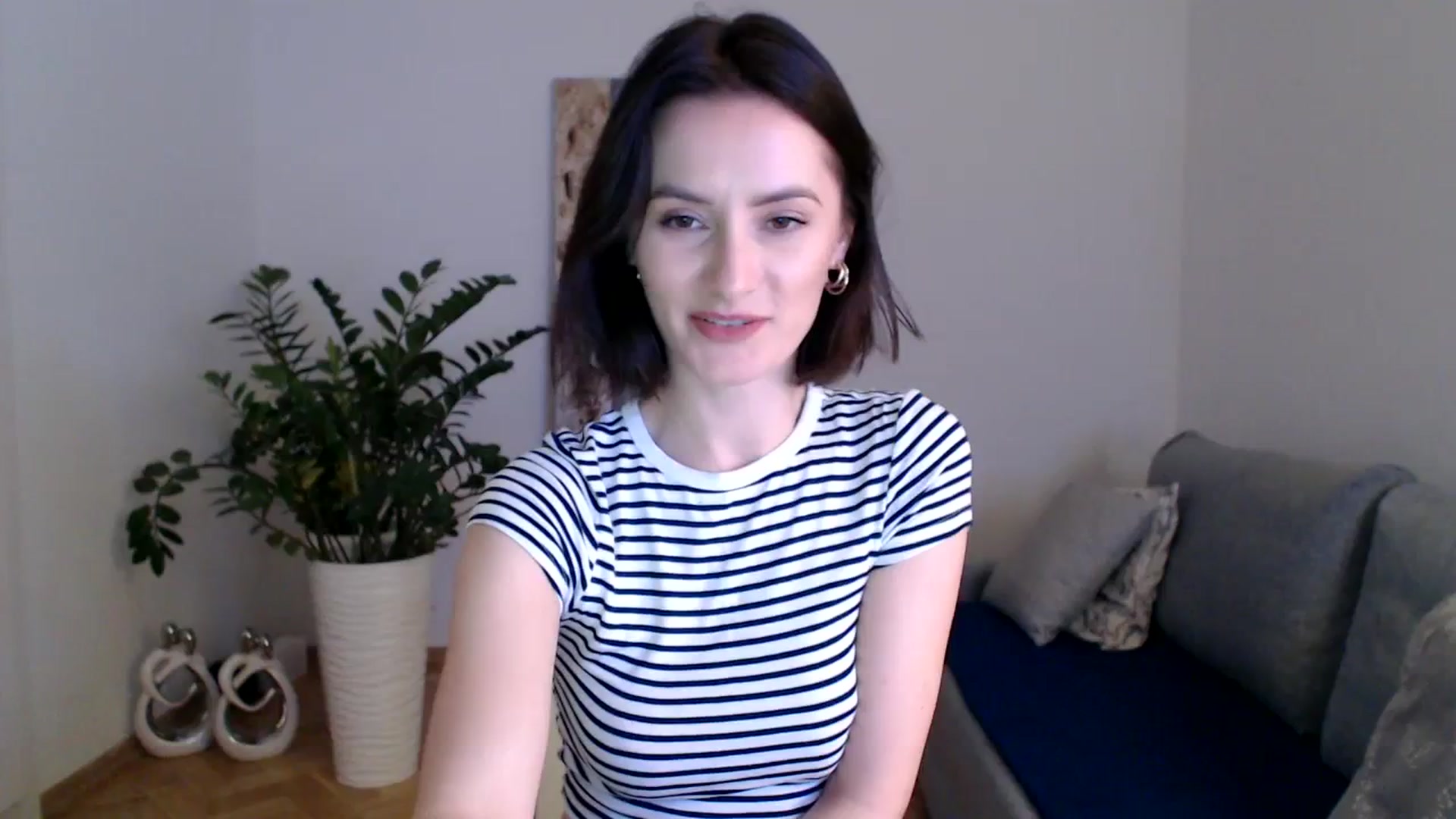 Gallery image thumbnail from PerlaBella's myfreecams stream on, 12/13/2023, 18:56 image 4 of 20