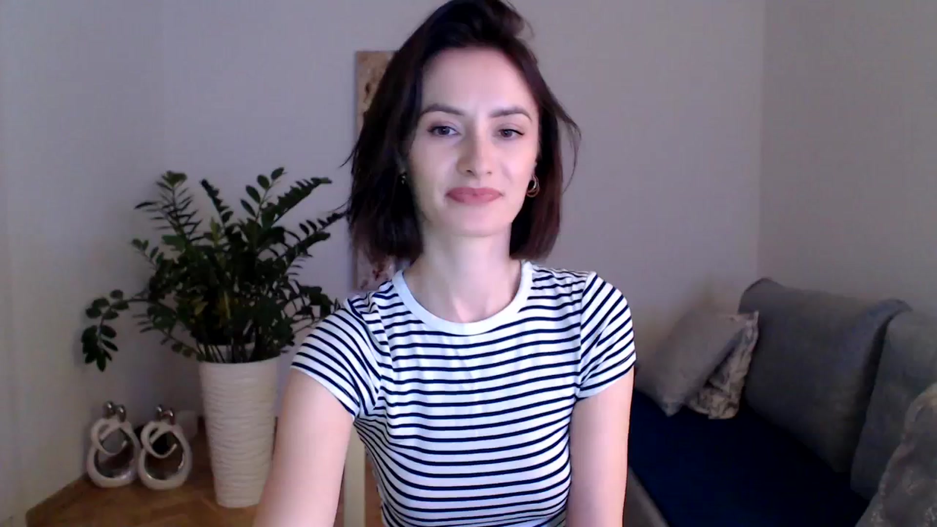 Gallery image thumbnail from PerlaBella's myfreecams stream on, 12/13/2023, 18:56 image 2 of 20