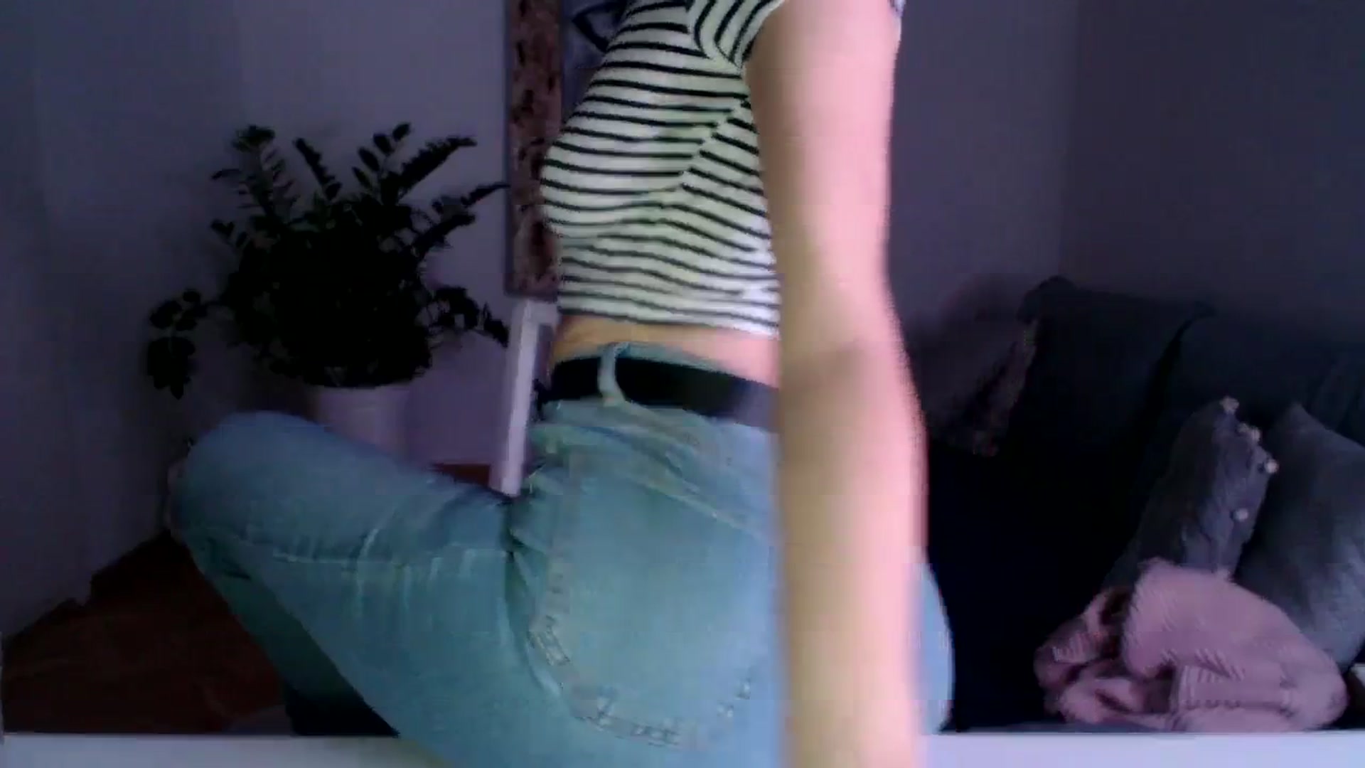 Gallery image thumbnail from PerlaBella's myfreecams stream on, 12/13/2023, 18:56 image 17 of 20