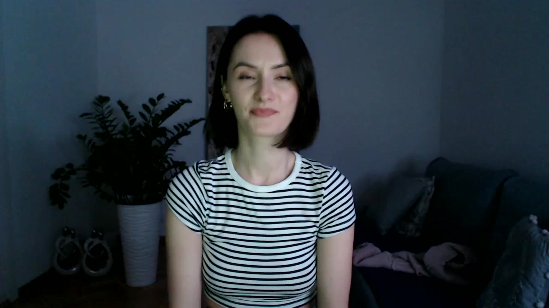 Gallery image thumbnail from PerlaBella's myfreecams stream on, 12/13/2023, 22:48 image 17 of 20