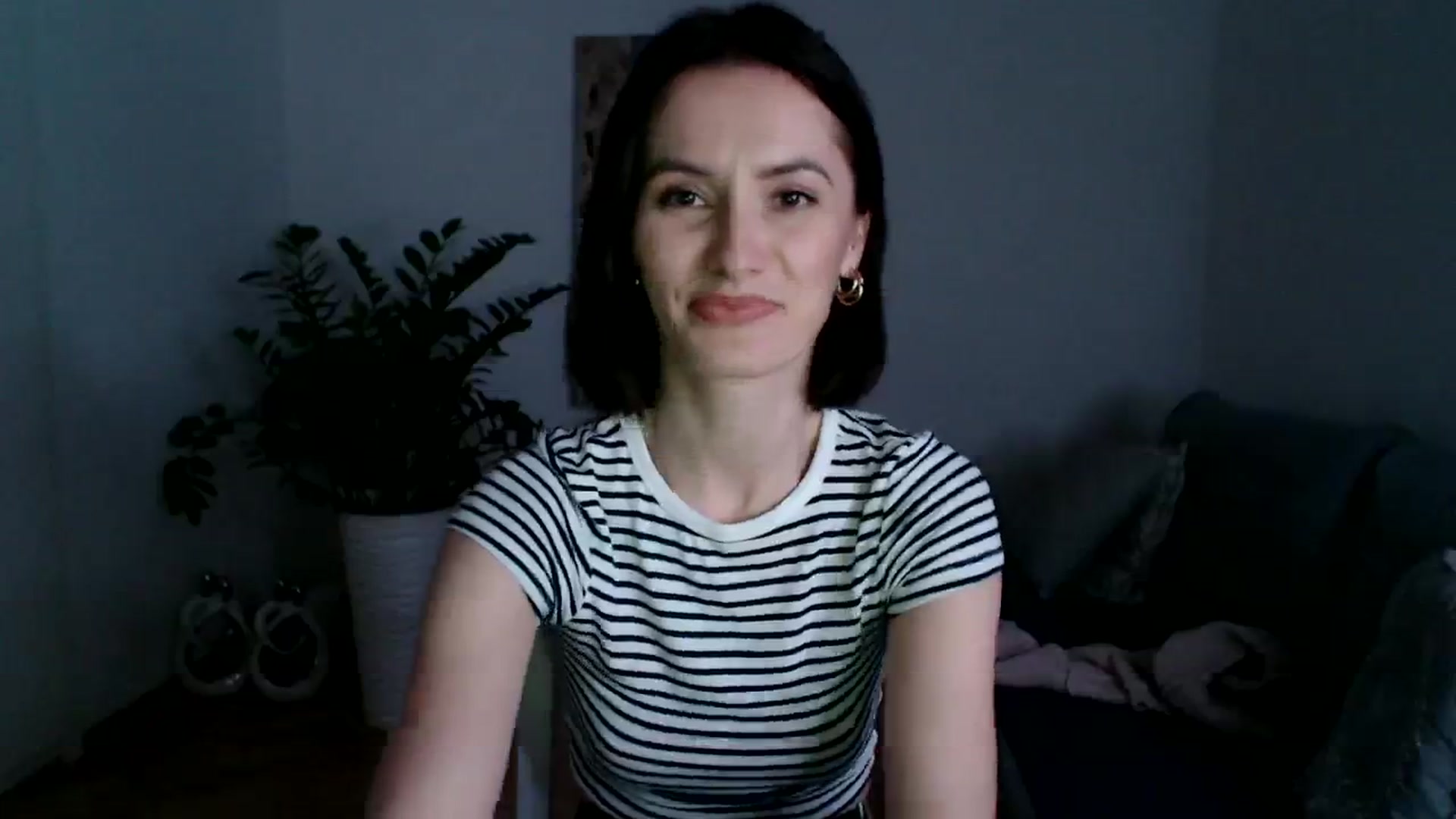 Gallery image thumbnail from PerlaBella's myfreecams stream on, 12/13/2023, 22:48 image 8 of 20
