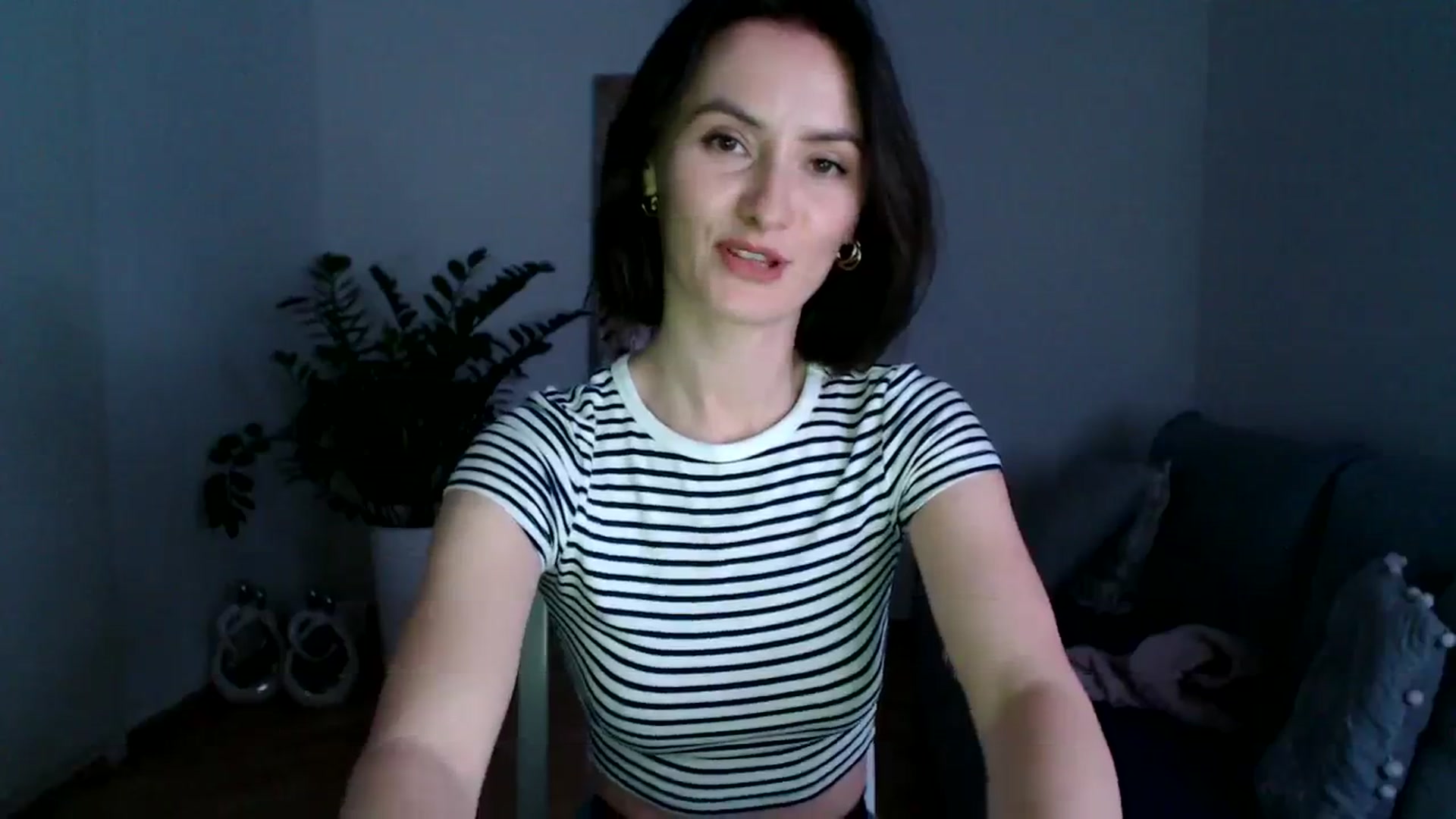 Gallery image thumbnail from PerlaBella's myfreecams stream on, 12/13/2023, 22:48 image 3 of 20