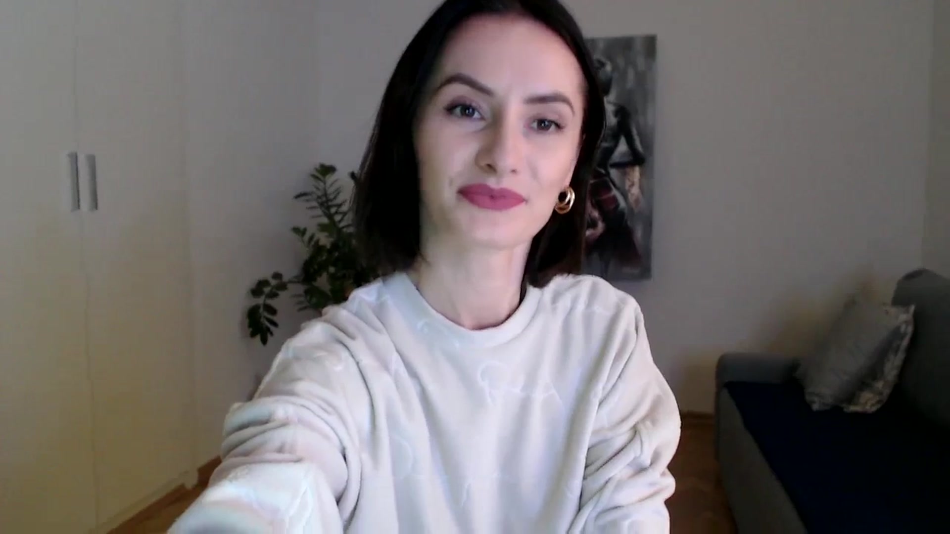 Gallery image thumbnail from PerlaBella's myfreecams stream on, 12/14/2023, 17:41 image 8 of 20