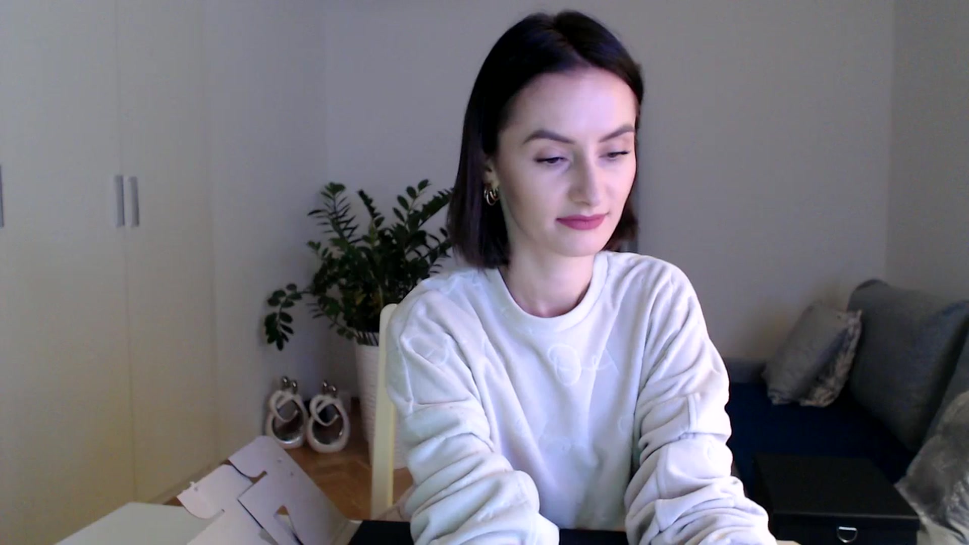 Gallery image thumbnail from PerlaBella's myfreecams stream on, 12/14/2023, 17:41 image 16 of 20