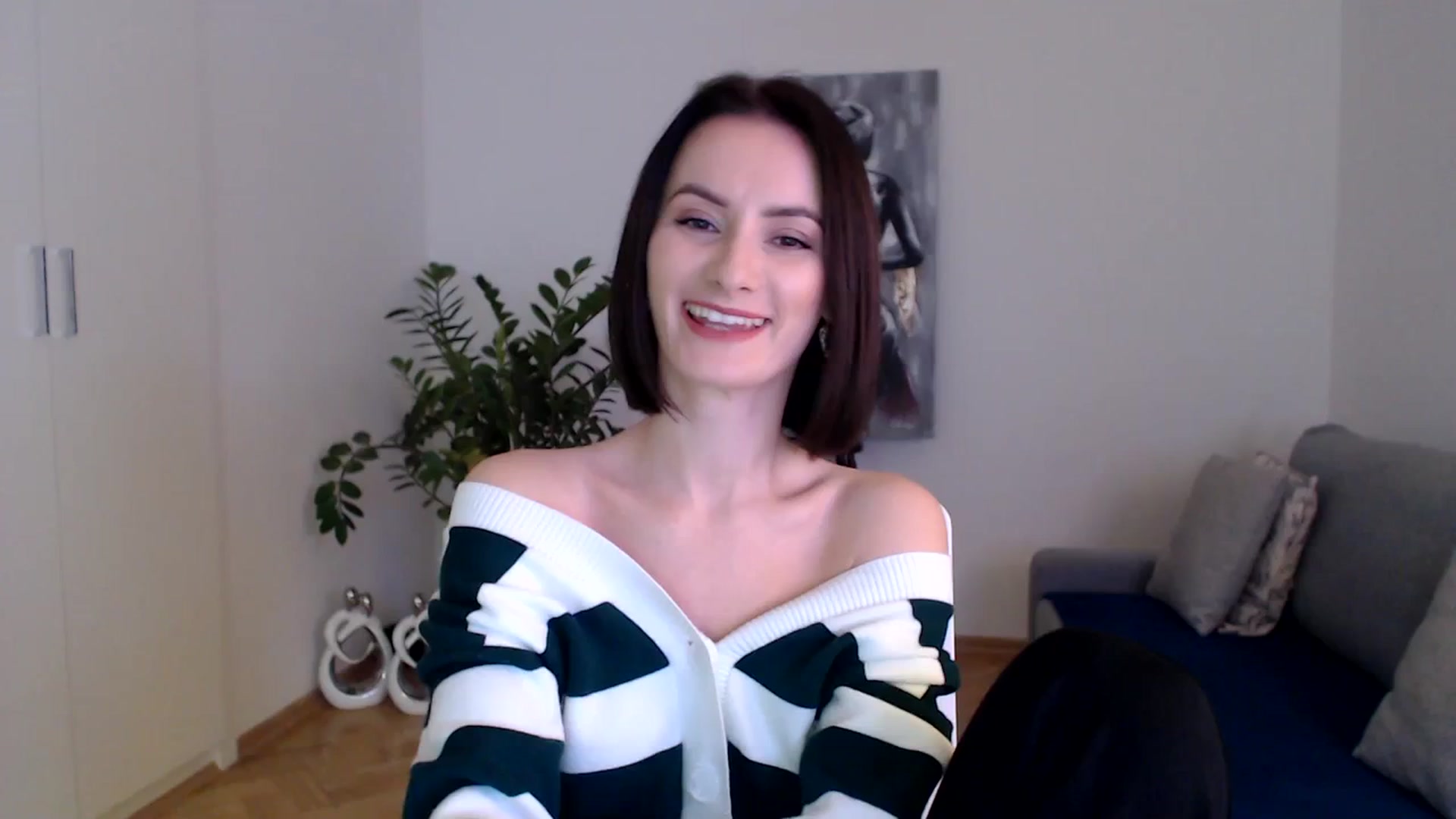 Gallery image thumbnail from PerlaBella's myfreecams stream on, 12/15/2023, 13:43 image 4 of 20