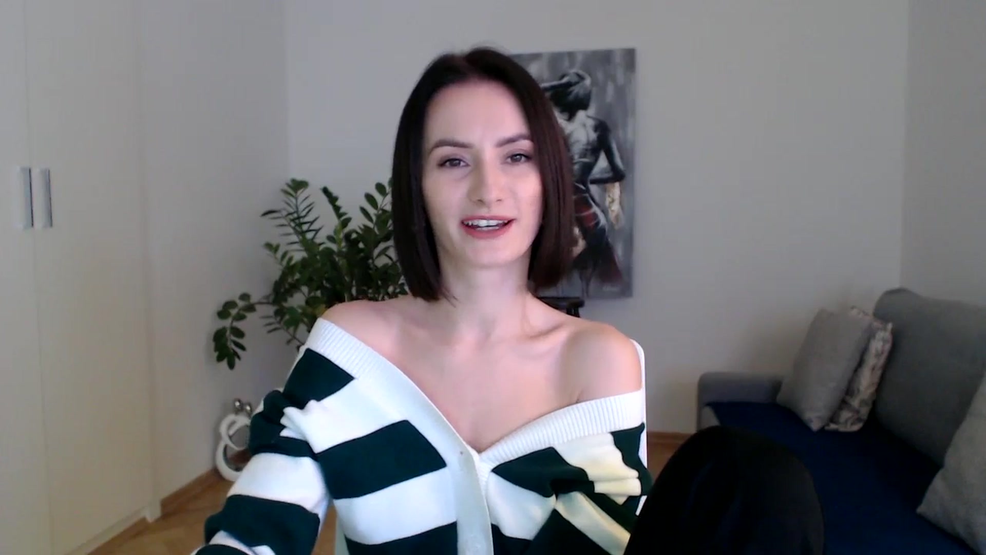 Gallery image thumbnail from PerlaBella's myfreecams stream on, 12/15/2023, 13:43 image 5 of 20