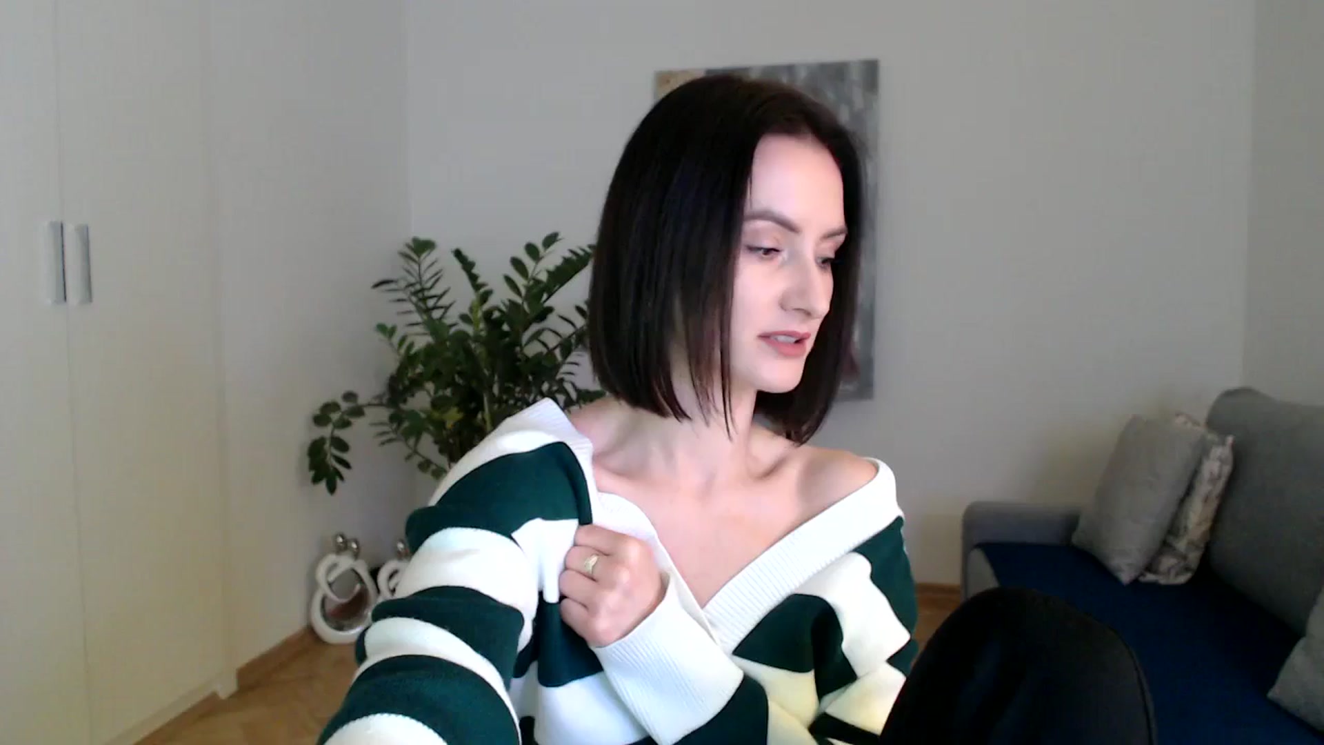 Gallery image thumbnail from PerlaBella's myfreecams stream on, 12/15/2023, 13:43 image 20 of 20