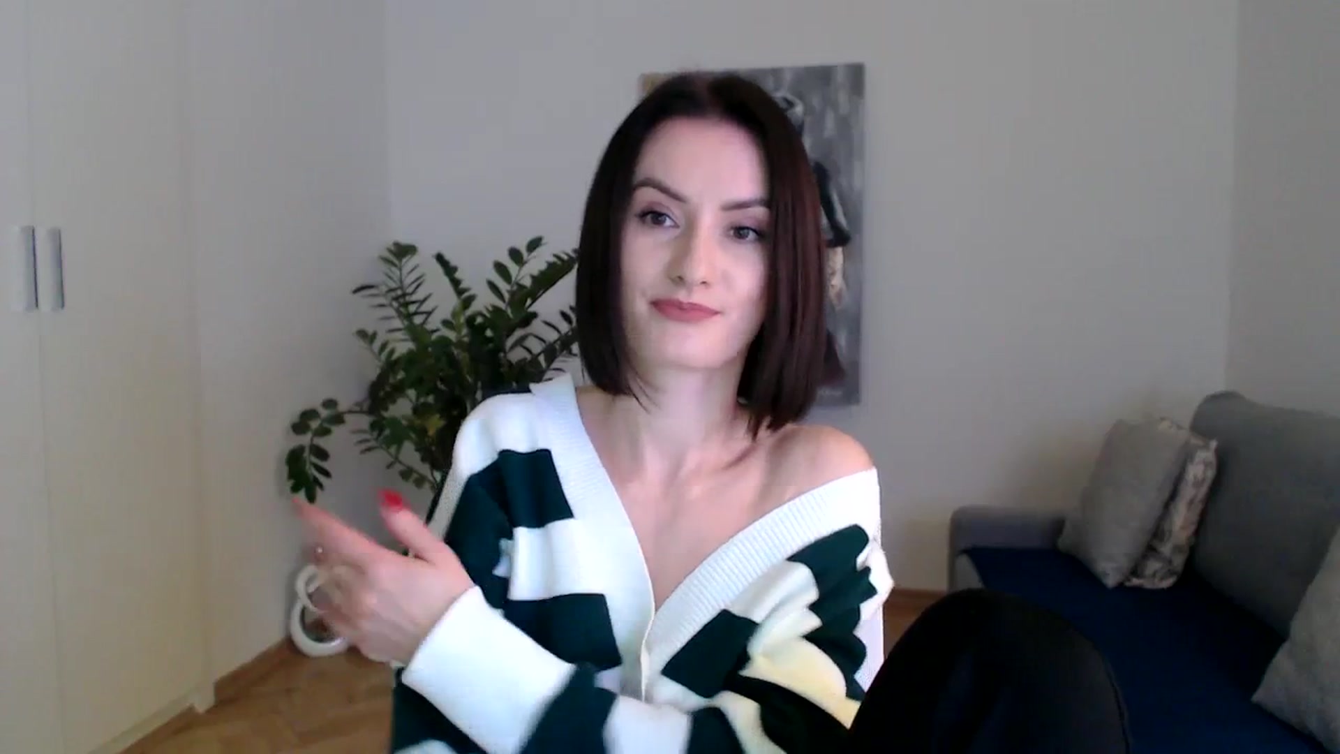 Gallery image thumbnail from PerlaBella's myfreecams stream on, 12/15/2023, 13:43 image 16 of 20