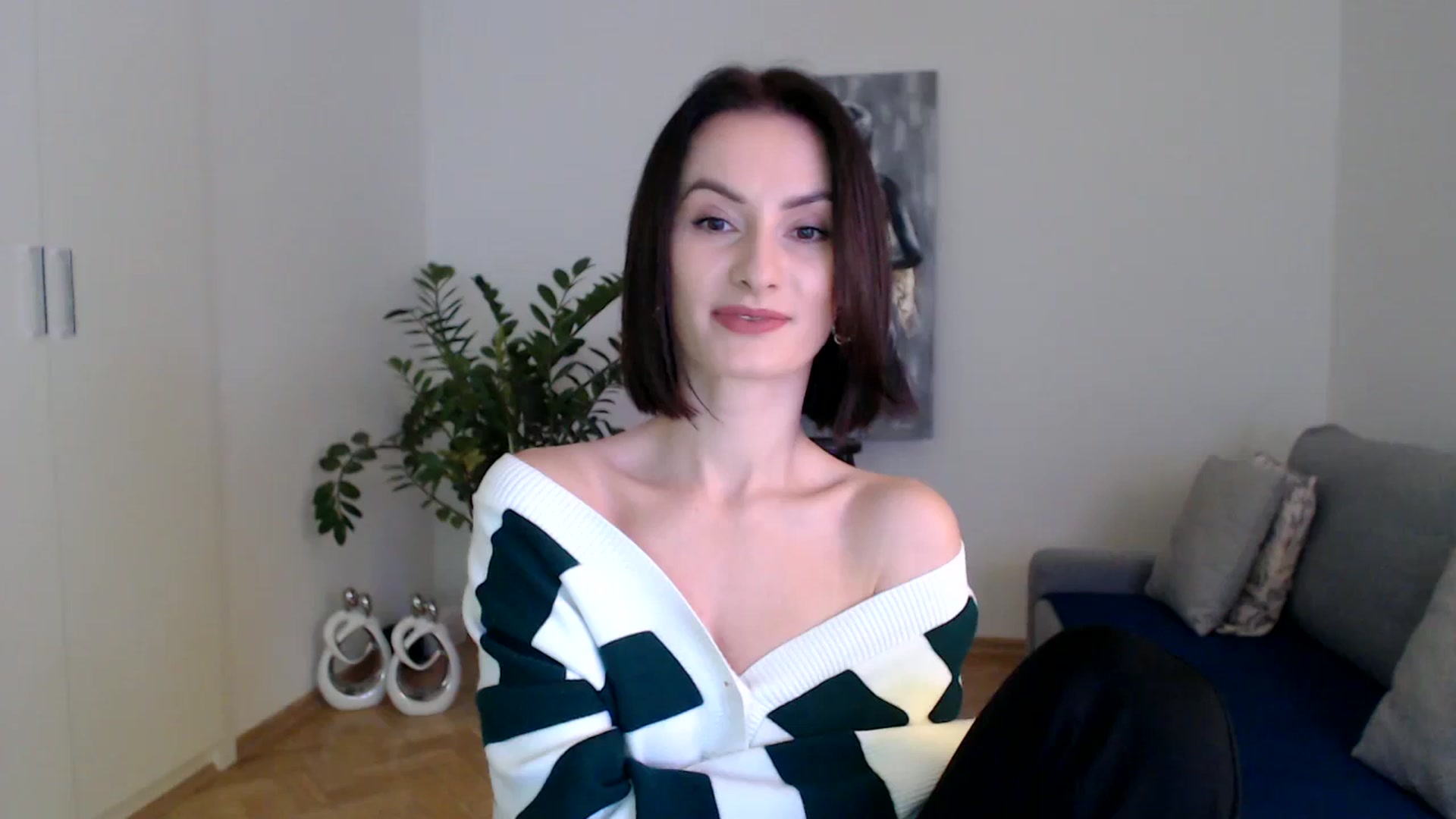 Gallery image thumbnail from PerlaBella's myfreecams stream on, 12/15/2023, 13:43 image 8 of 20