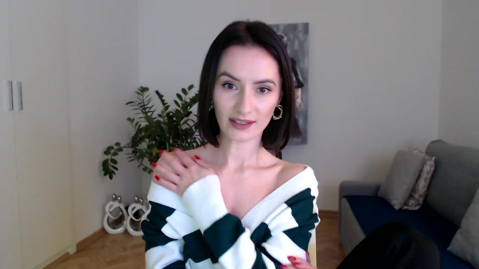 Gallery image thumbnail from PerlaBella's myfreecams stream on, 12/15/2023, 13:43 image 13 of 20