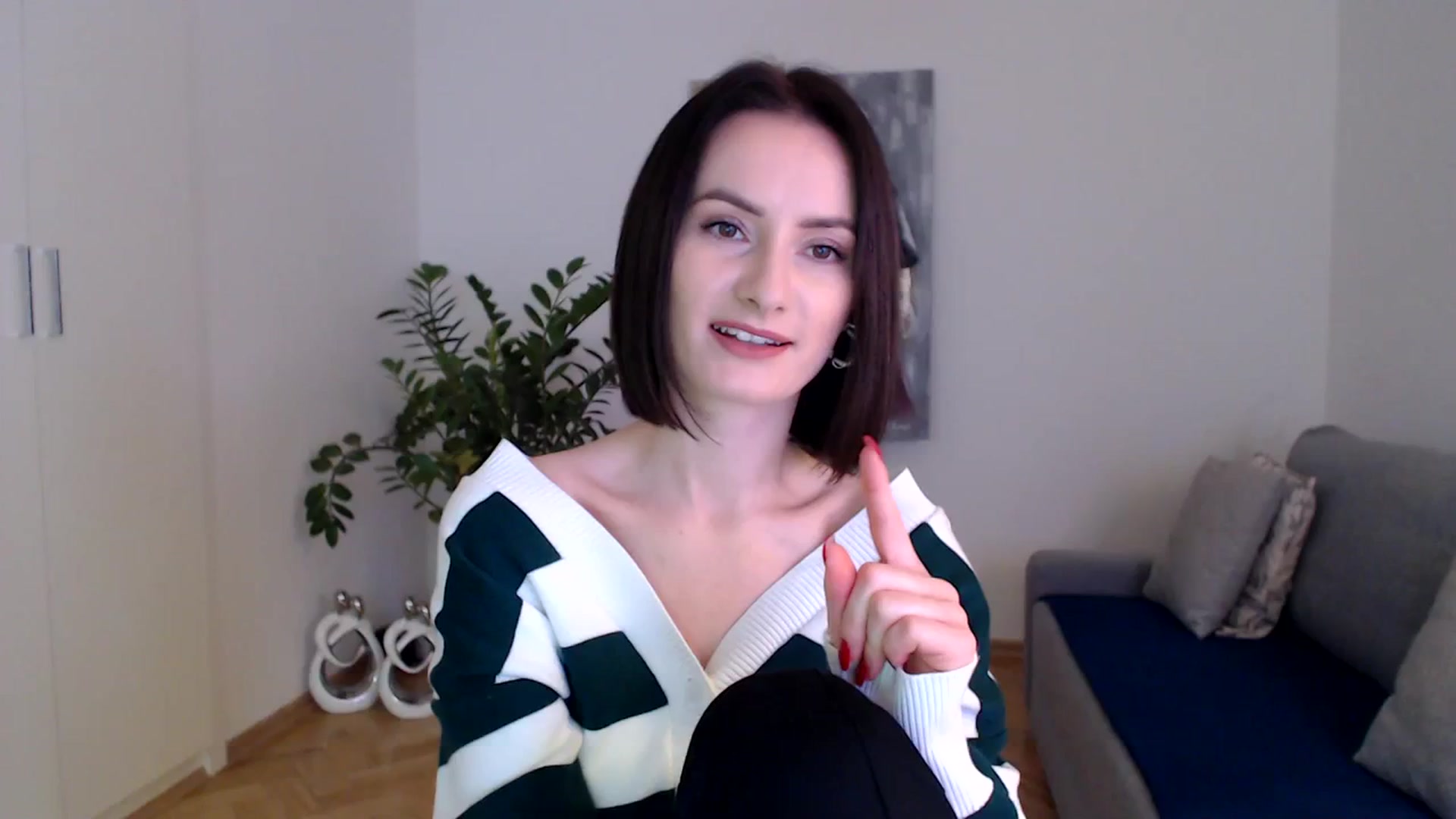 Gallery image thumbnail from PerlaBella's myfreecams stream on, 12/15/2023, 13:43 image 1 of 20