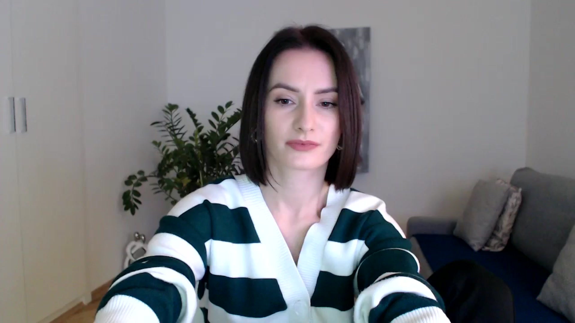 Gallery image thumbnail from PerlaBella's myfreecams stream on, 12/15/2023, 13:43 image 11 of 20