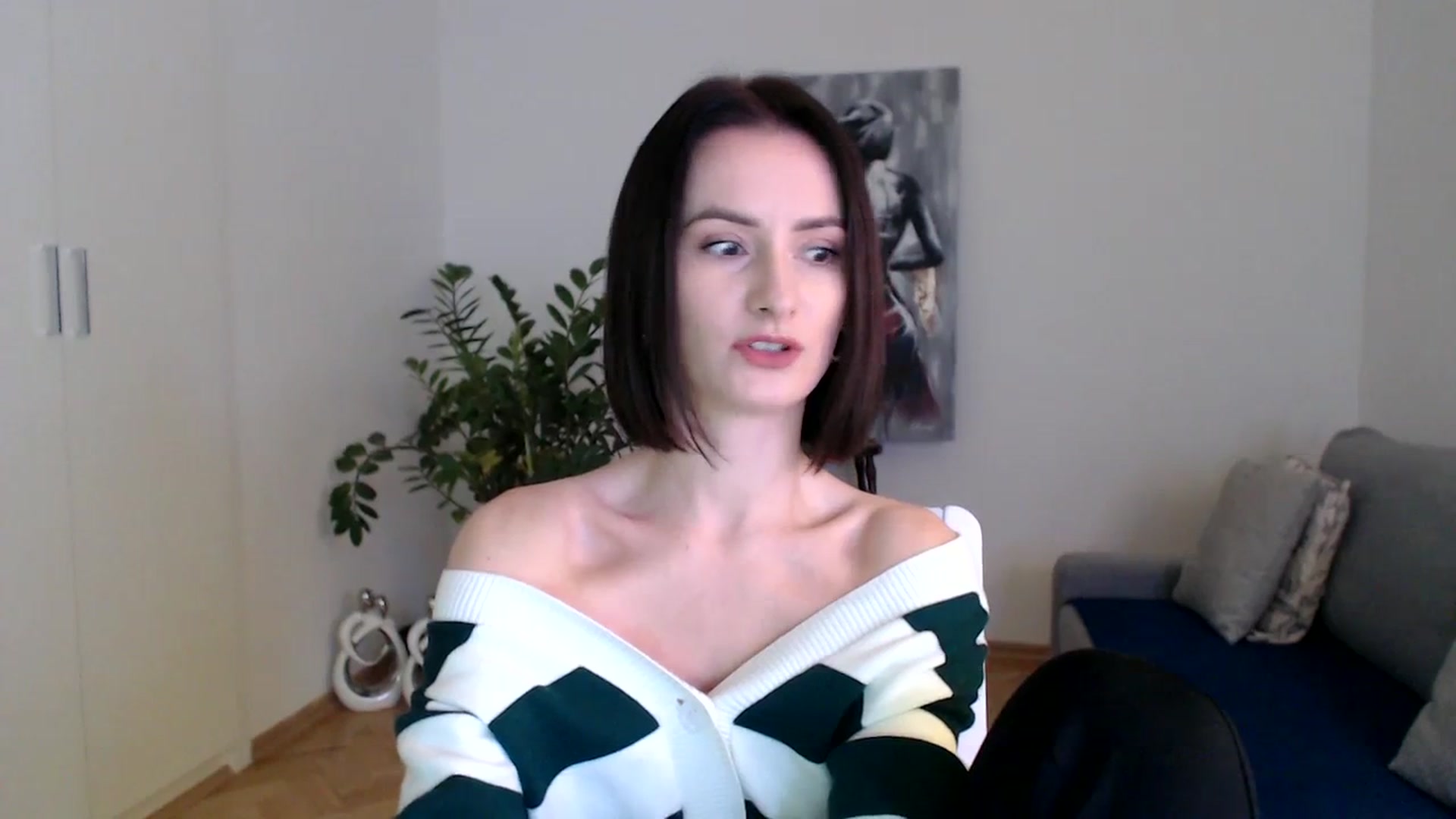 Gallery image thumbnail from PerlaBella's myfreecams stream on, 12/15/2023, 13:43 image 17 of 20