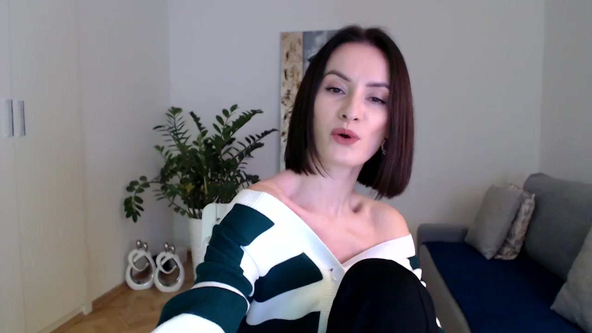 Gallery image thumbnail from PerlaBella's myfreecams stream on, 12/15/2023, 13:43 image 2 of 20
