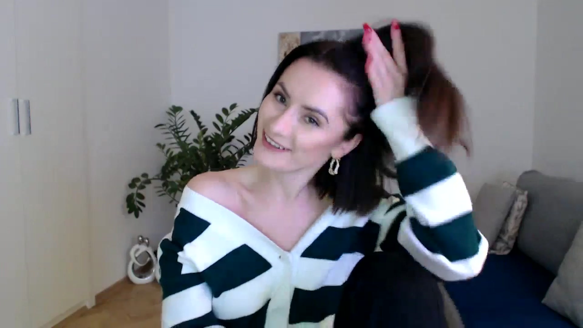 Gallery image thumbnail from PerlaBella's myfreecams stream on, 12/15/2023, 13:43 image 6 of 20