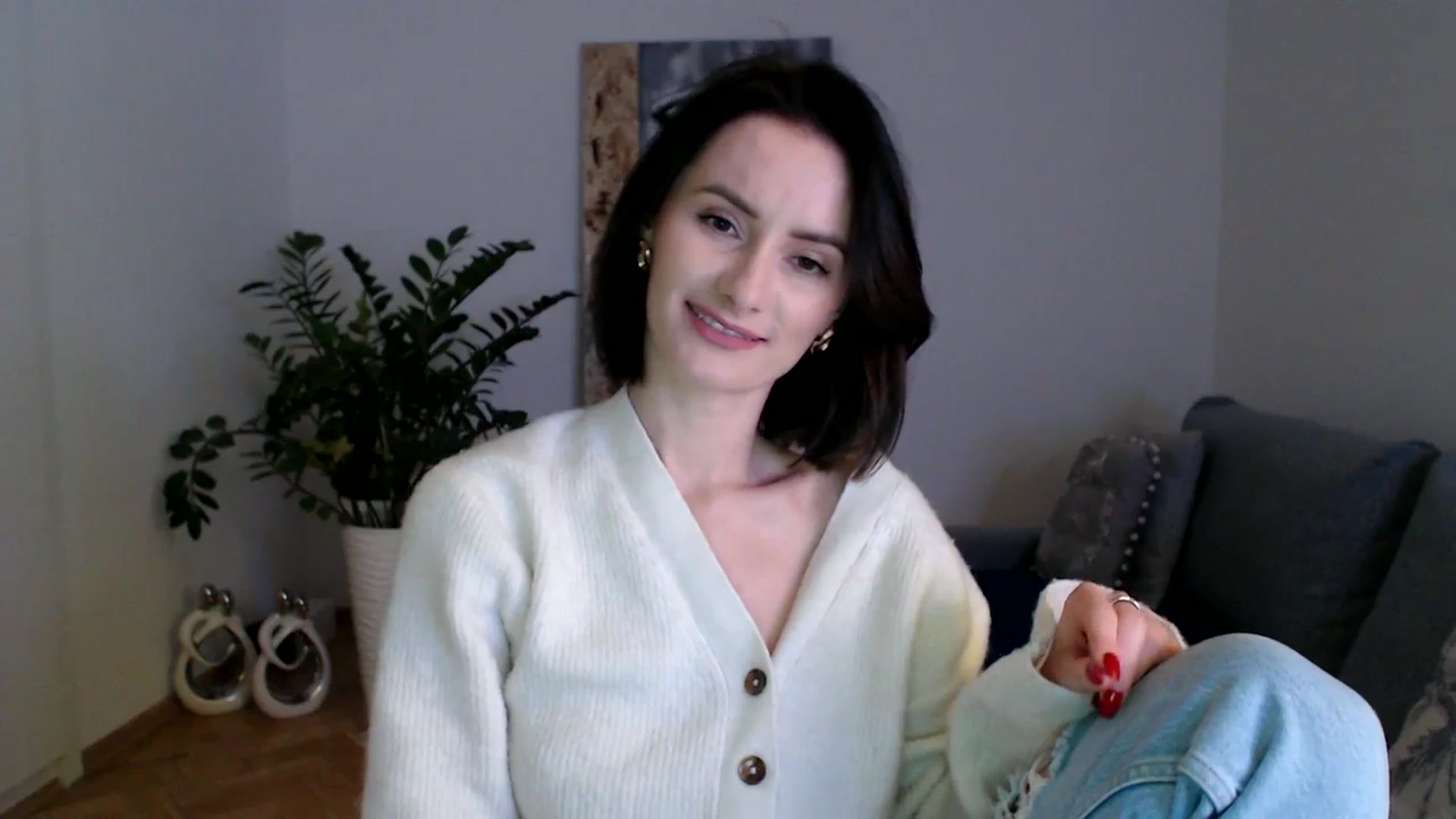 Gallery image thumbnail from PerlaBella's myfreecams stream on, 12/19/2023, 16:22 image 17 of 20