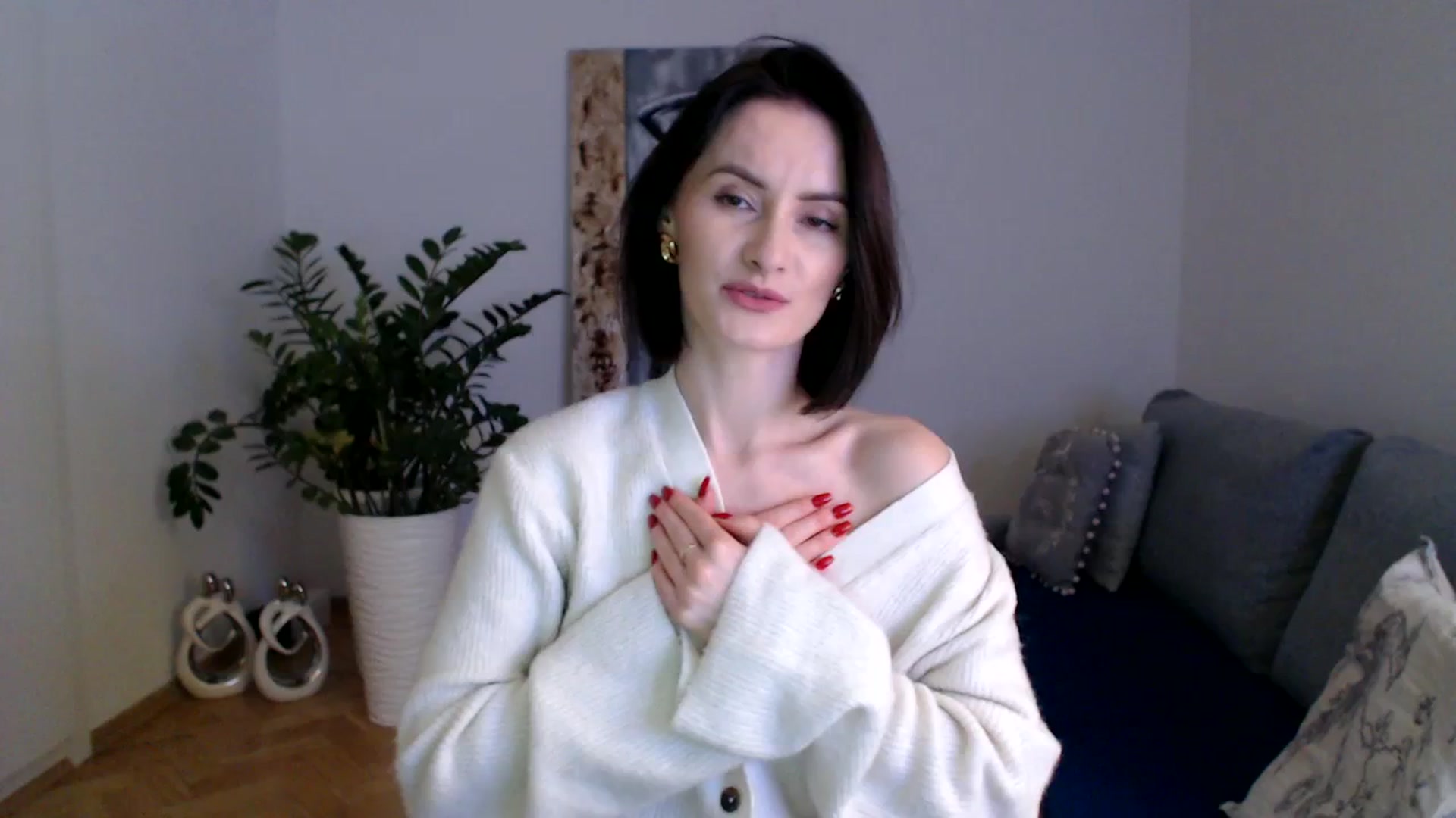Gallery image thumbnail from PerlaBella's myfreecams stream on, 12/19/2023, 16:22 image 8 of 20