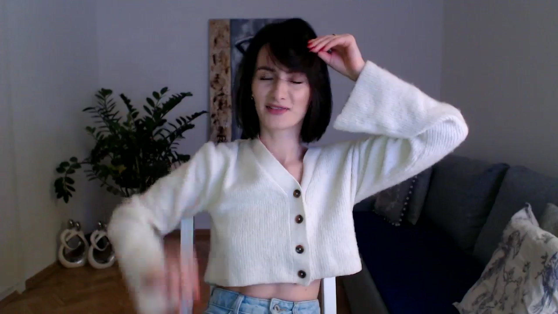 Gallery image thumbnail from PerlaBella's myfreecams stream on, 12/19/2023, 16:22 image 3 of 20