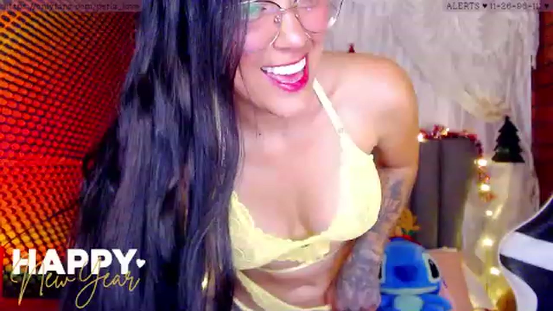 Gallery image thumbnail from Perla_Love's myfreecams stream on, 12/31/2022, 16:28 image 13 of 20