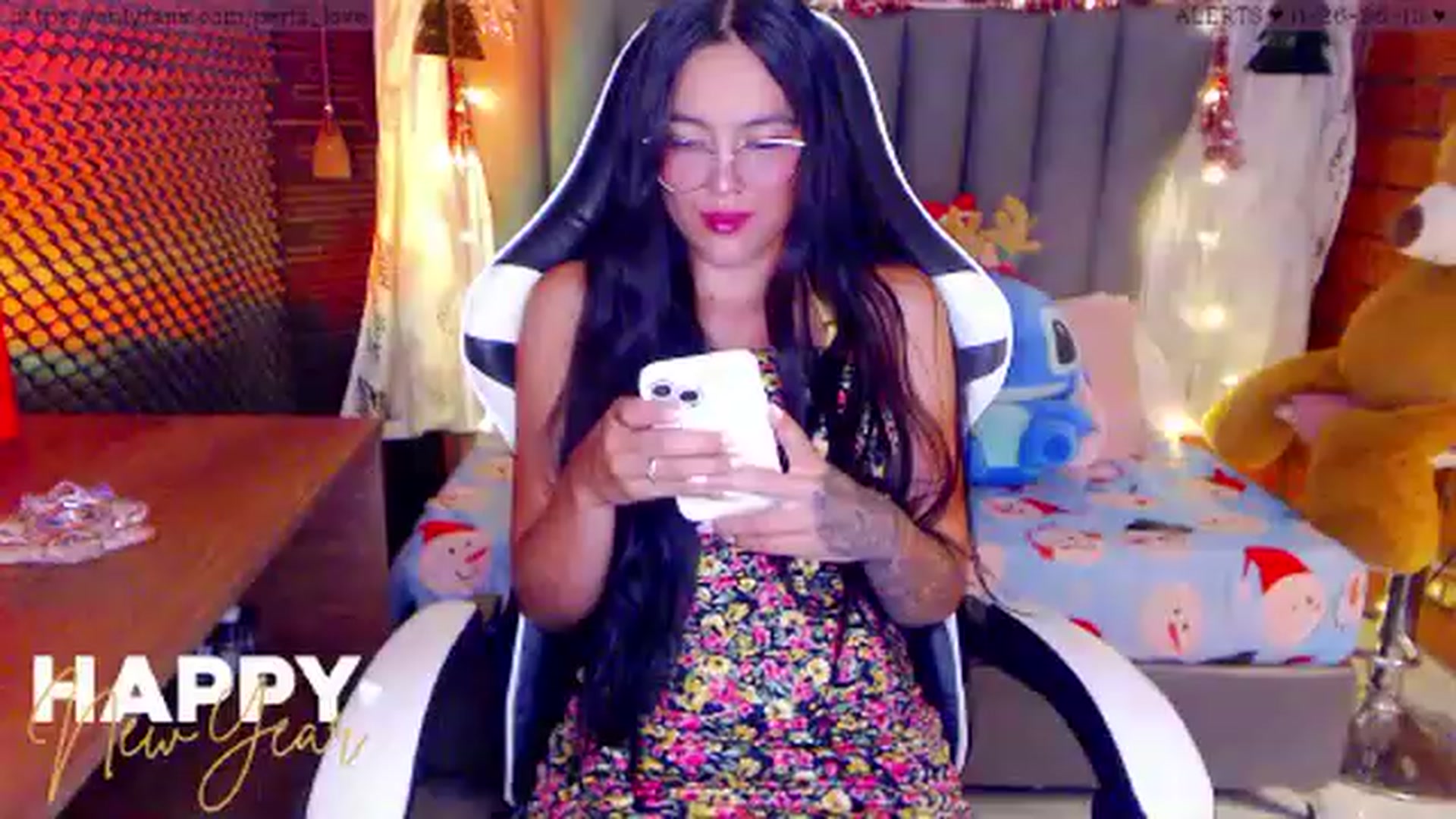 Gallery image thumbnail from Perla_Love's myfreecams stream on, 12/31/2022, 16:28 image 1 of 20