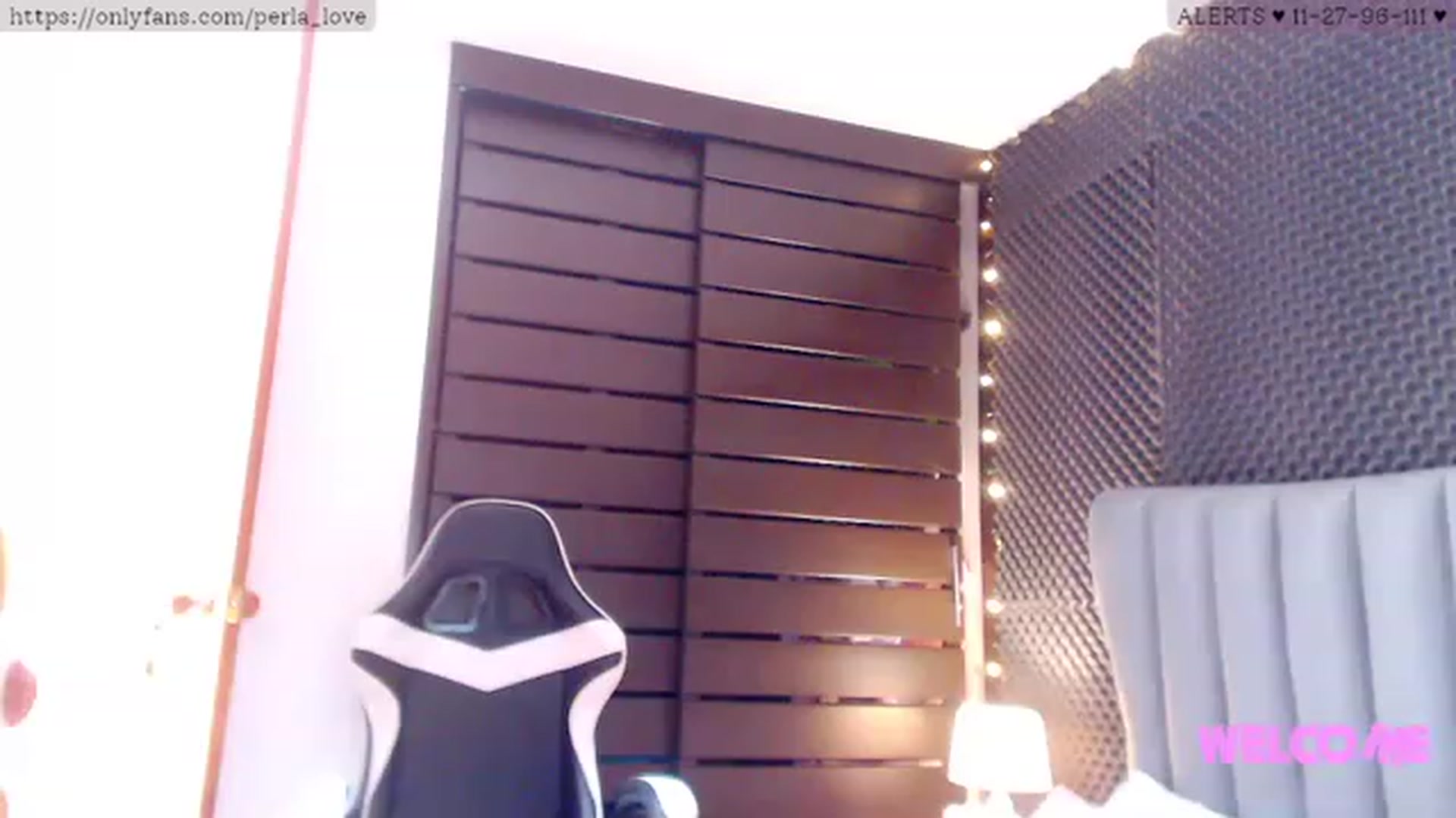 Gallery image thumbnail from Perla_Love's myfreecams stream on, 01/25/2023, 18:06 image 14 of 20
