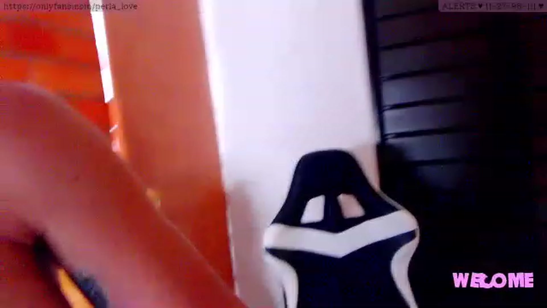 Gallery image thumbnail from Perla_Love's myfreecams stream on, 01/25/2023, 18:06 image 12 of 20