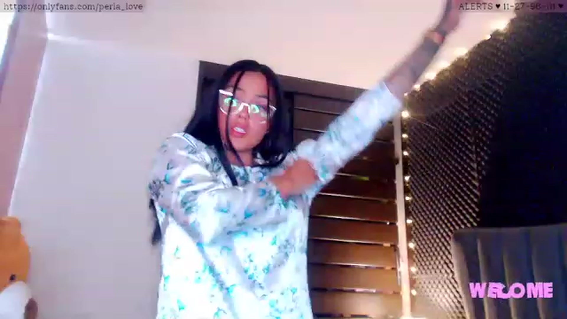 Gallery image thumbnail from Perla_Love's myfreecams stream on, 01/25/2023, 18:06 image 19 of 20