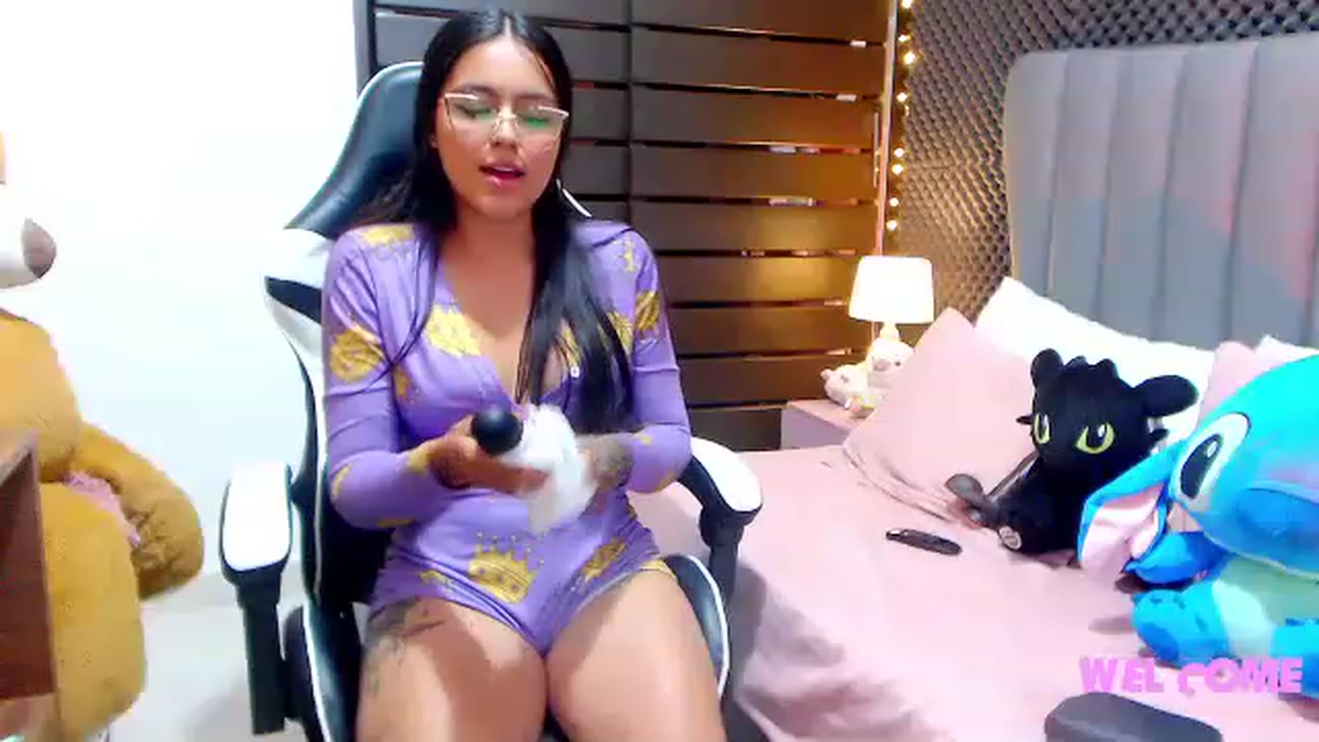 Gallery image thumbnail from Perla_Love's myfreecams stream on, 02/01/2023, 16:34 image 17 of 20