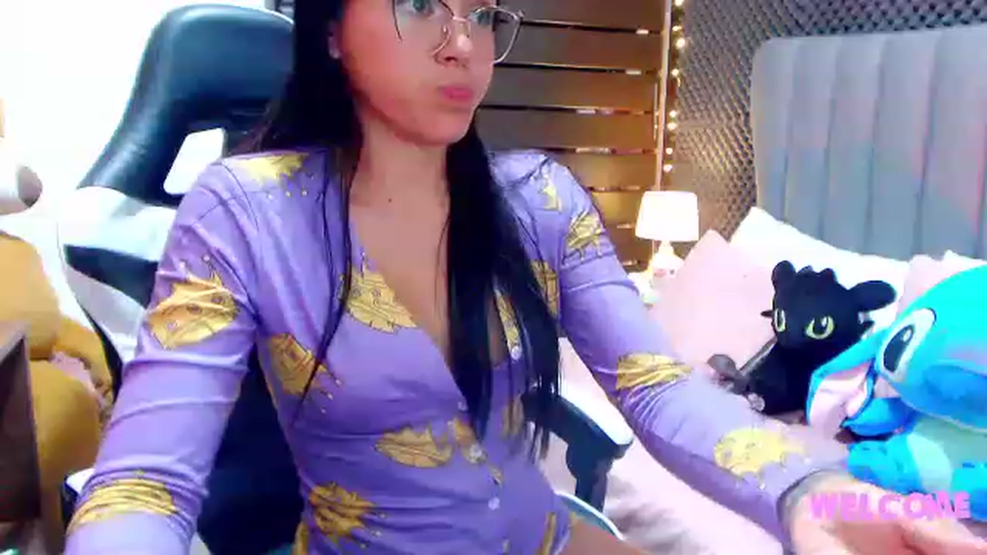 Gallery image thumbnail from Perla_Love's myfreecams stream on, 02/01/2023, 16:34 image 18 of 20