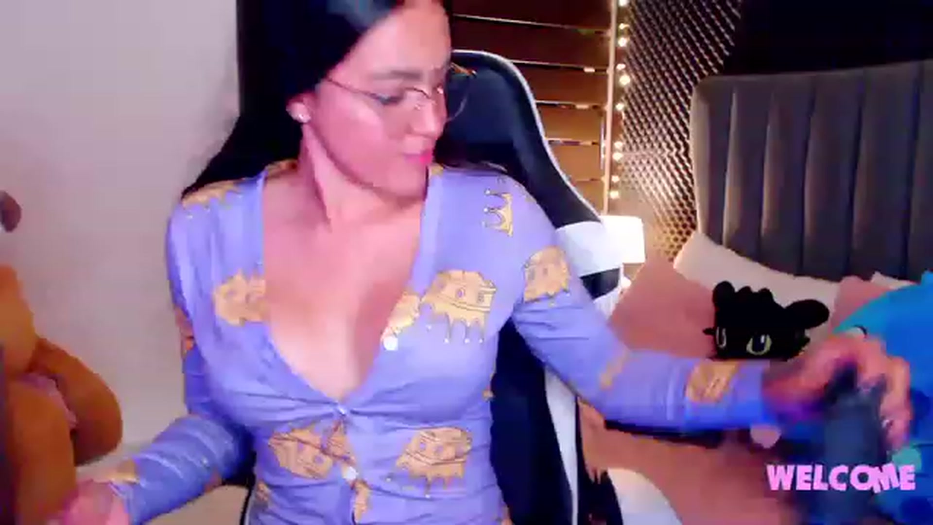 Gallery image thumbnail from Perla_Love's myfreecams stream on, 02/01/2023, 16:34 image 2 of 20