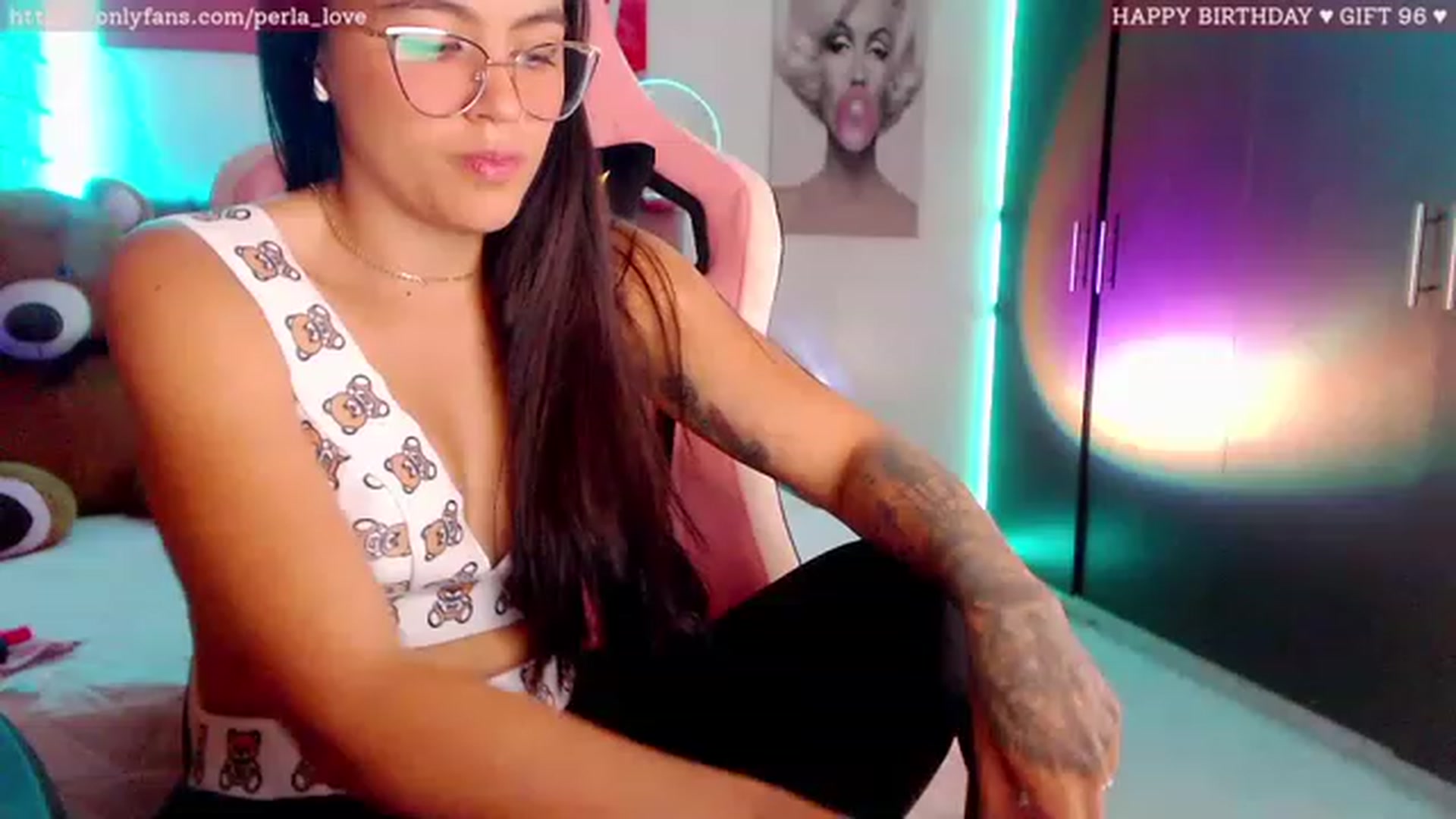 Gallery image thumbnail from Perla_Love's myfreecams stream on, 03/31/2023, 16:24 image 1 of 20