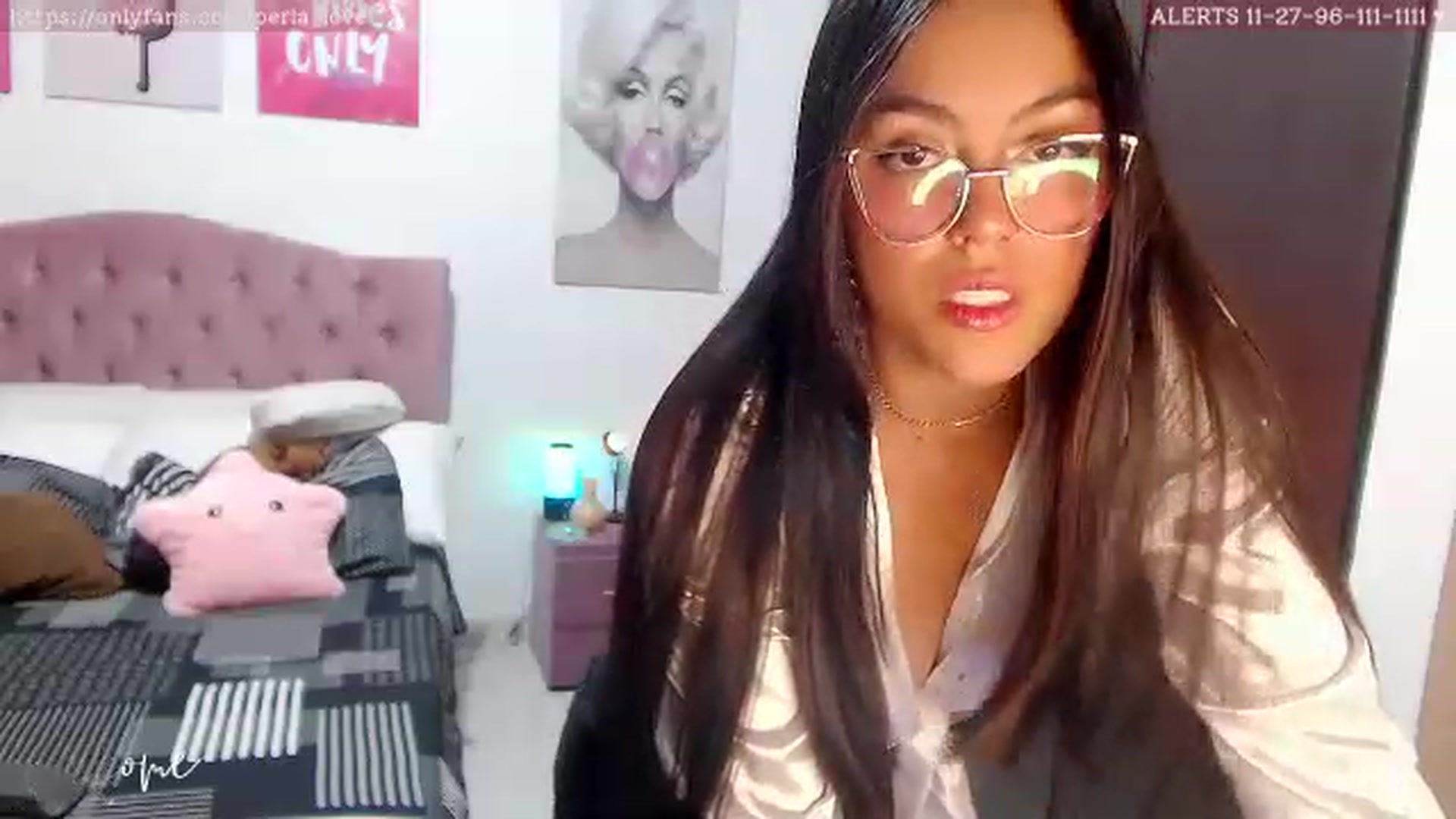 Gallery image thumbnail from Perla_Love's myfreecams stream on, 04/03/2023, 15:46 image 7 of 20