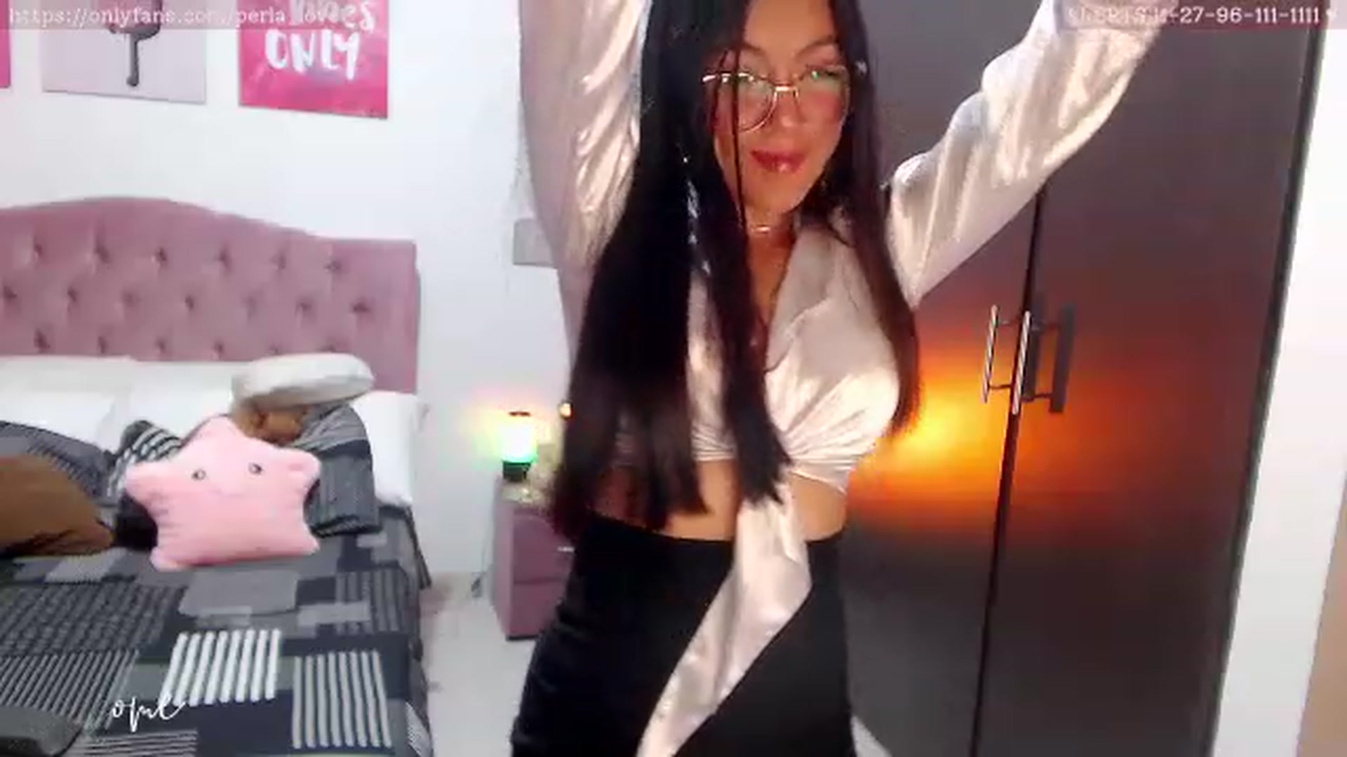 Gallery image thumbnail from Perla_Love's myfreecams stream on, 04/03/2023, 15:46 image 12 of 20