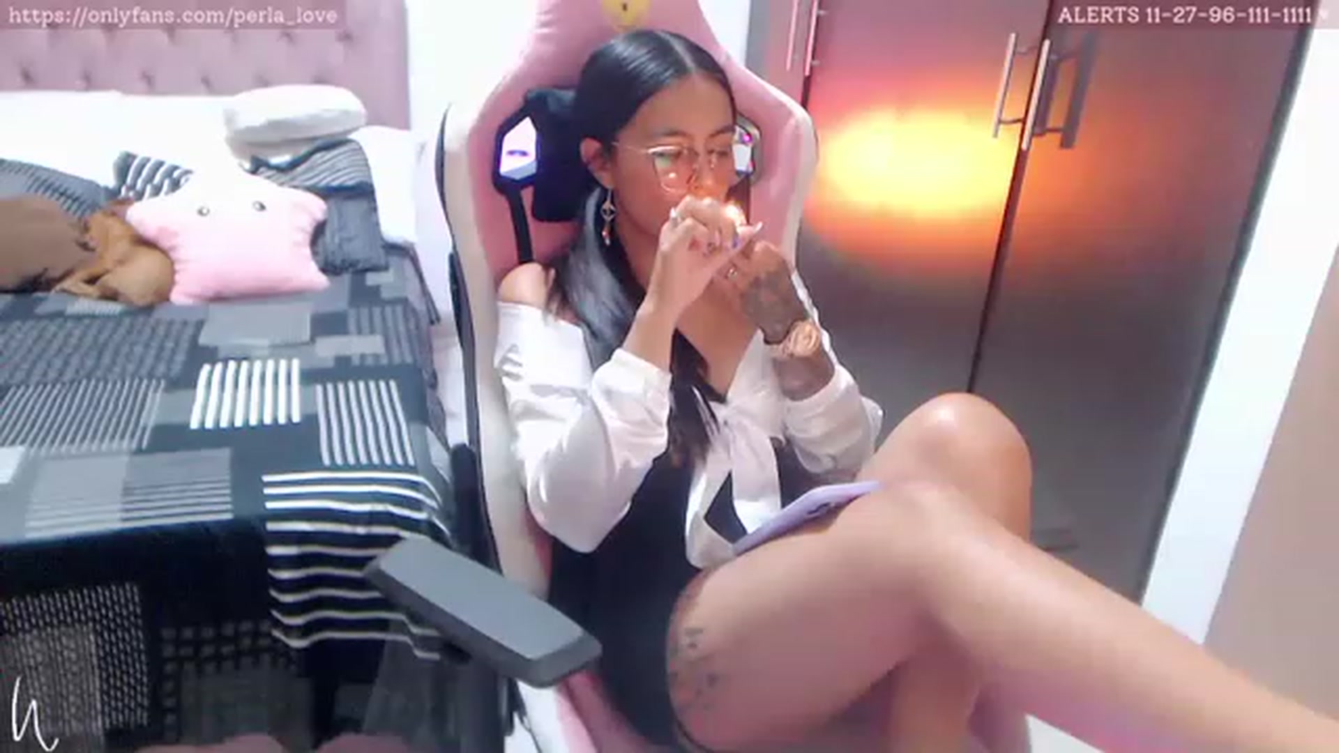 Gallery image thumbnail from Perla_Love's myfreecams stream on, 04/03/2023, 16:55 image 7 of 20