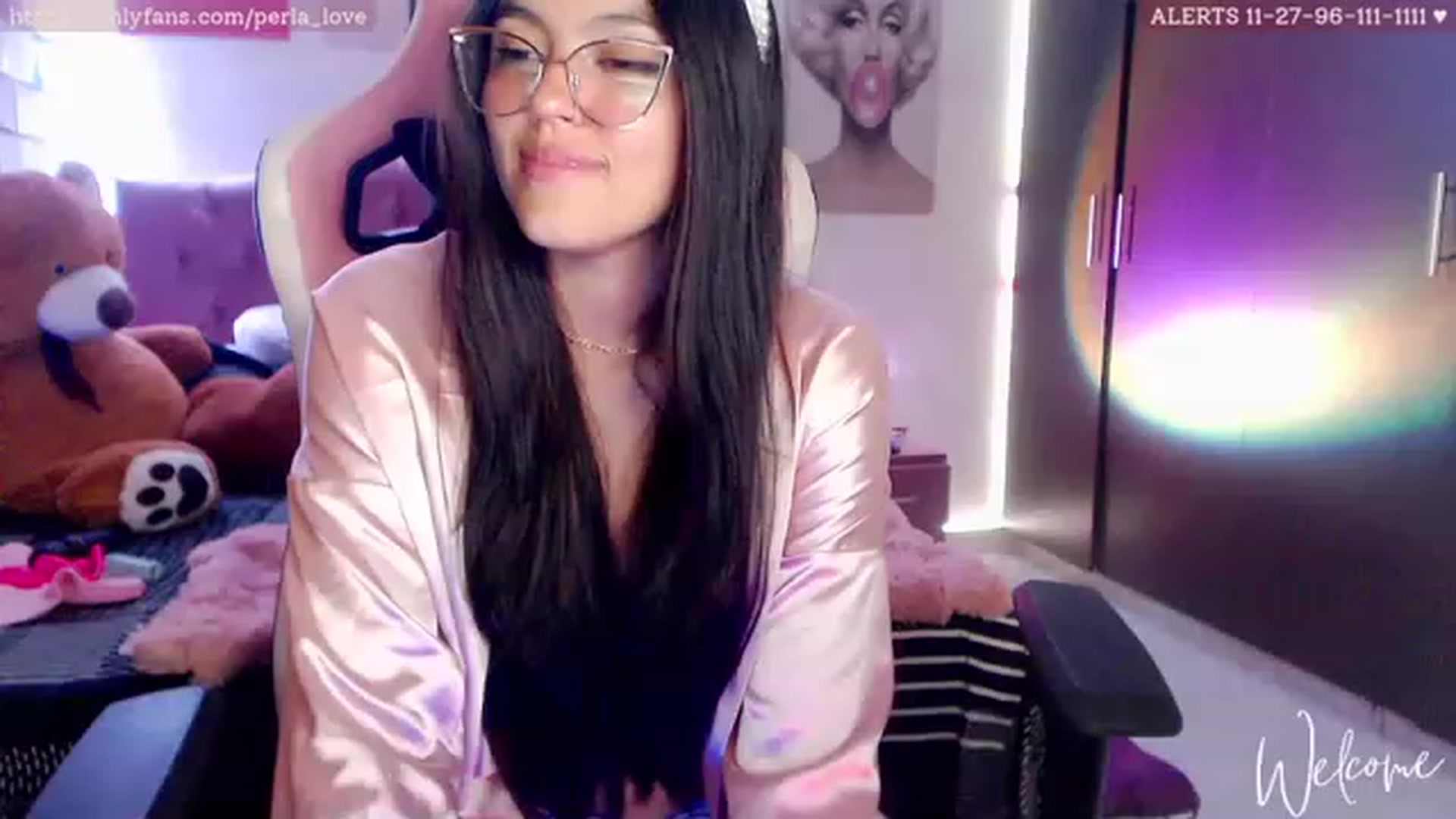 Gallery image thumbnail from Perla_Love's myfreecams stream on, 04/05/2023, 17:31 image 13 of 20
