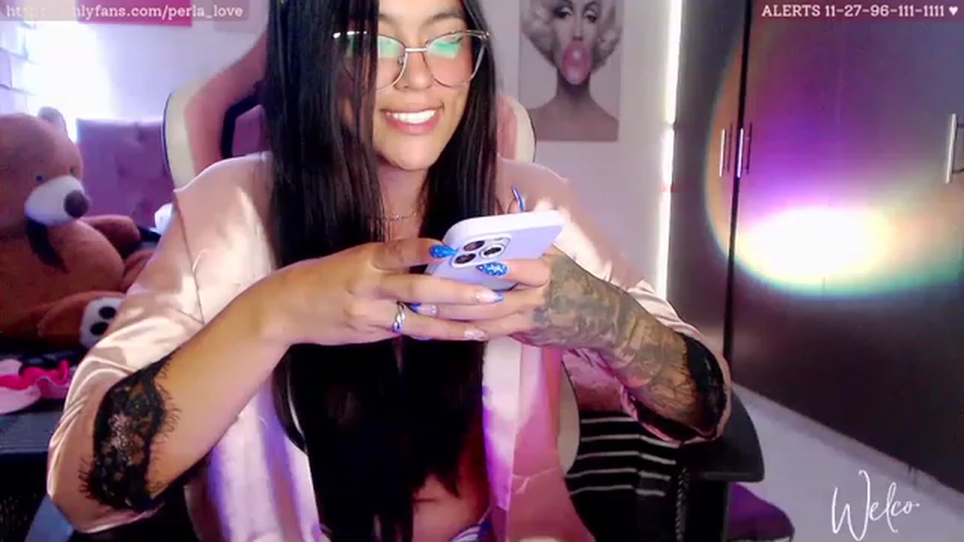 Gallery image thumbnail from Perla_Love's myfreecams stream on, 04/05/2023, 17:31 image 12 of 20