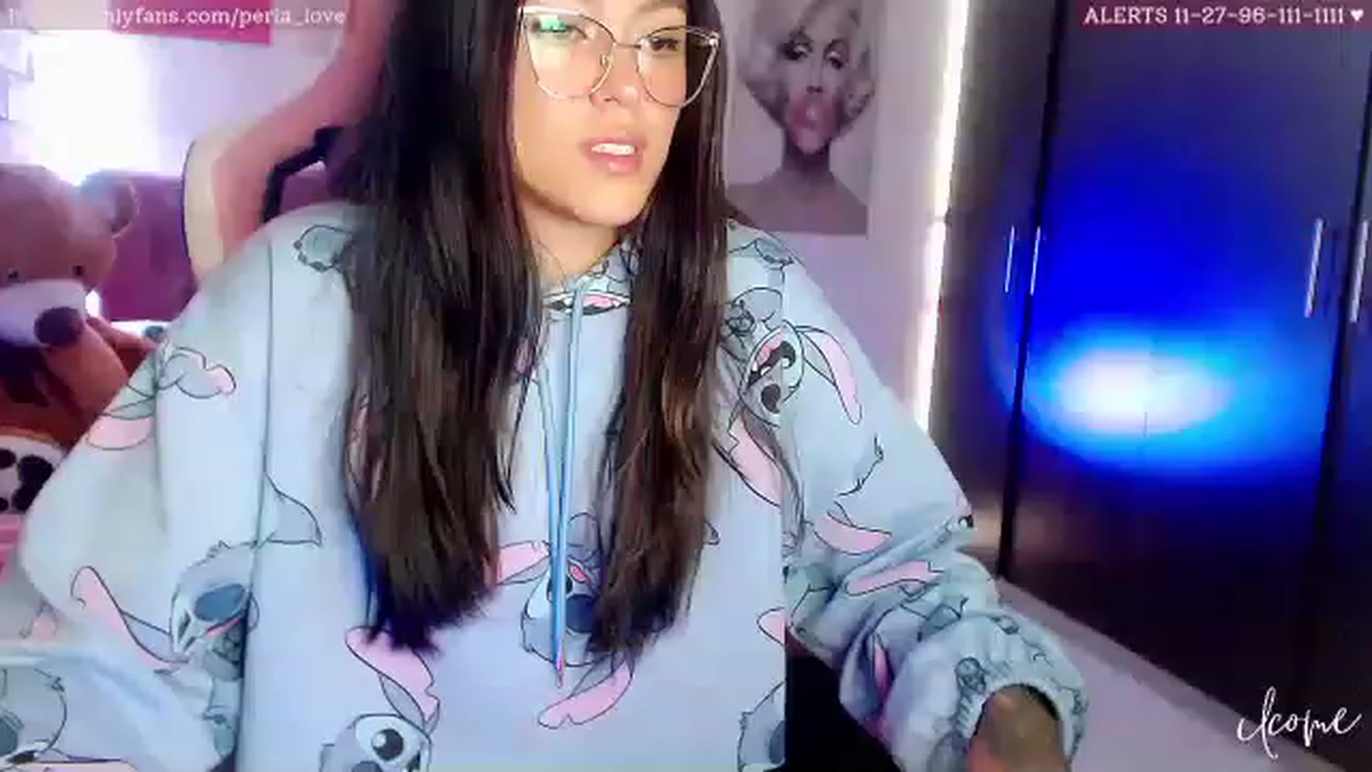 Gallery image thumbnail from Perla_Love's myfreecams stream on, 04/06/2023, 16:24 image 1 of 20