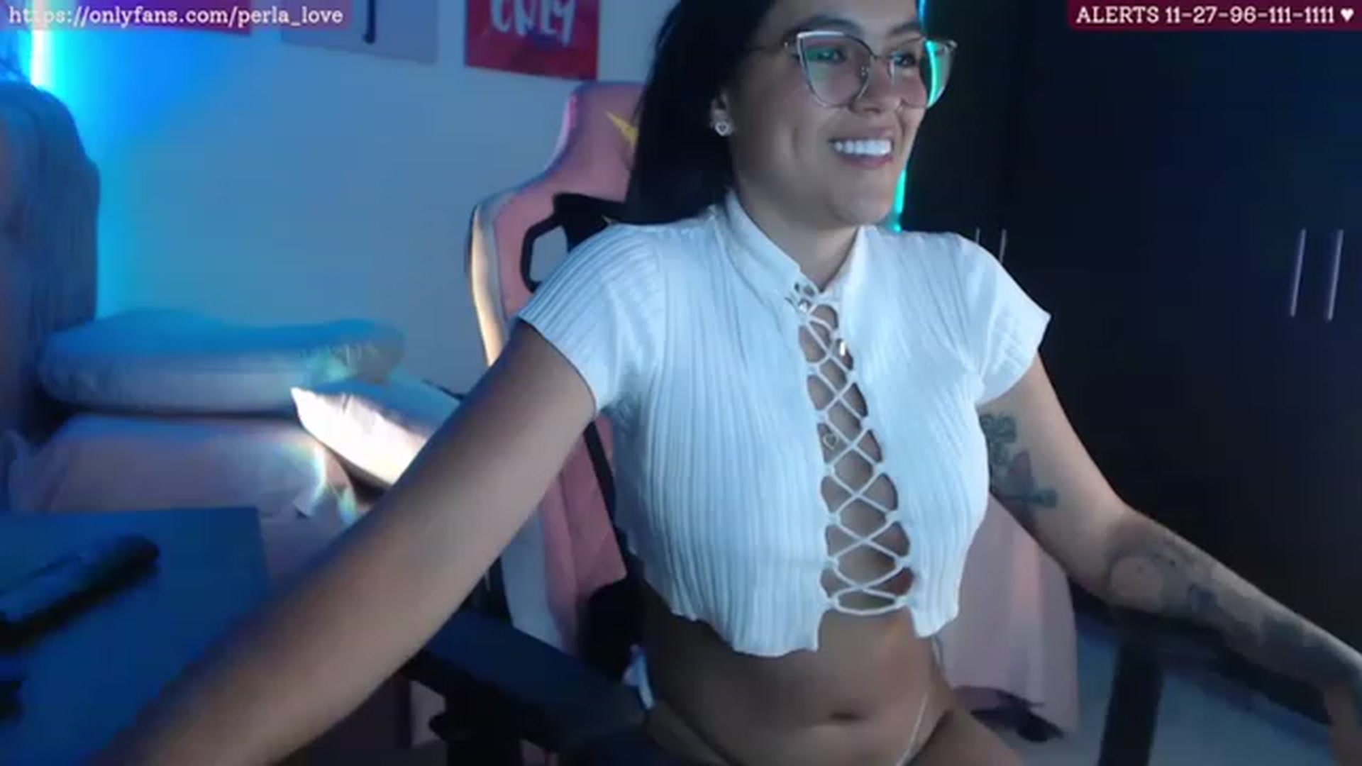 Gallery image thumbnail from Perla_Love's myfreecams stream on, 05/15/2023, 17:21 image 2 of 20