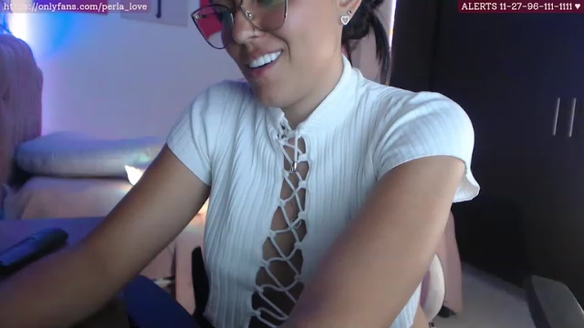 Gallery image thumbnail from Perla_Love's myfreecams stream on, 05/15/2023, 17:21 image 1 of 20