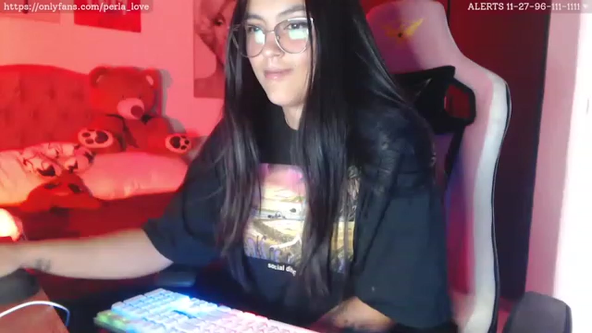 Gallery image thumbnail from Perla_Love's myfreecams stream on, 06/12/2023, 16:39 image 5 of 20